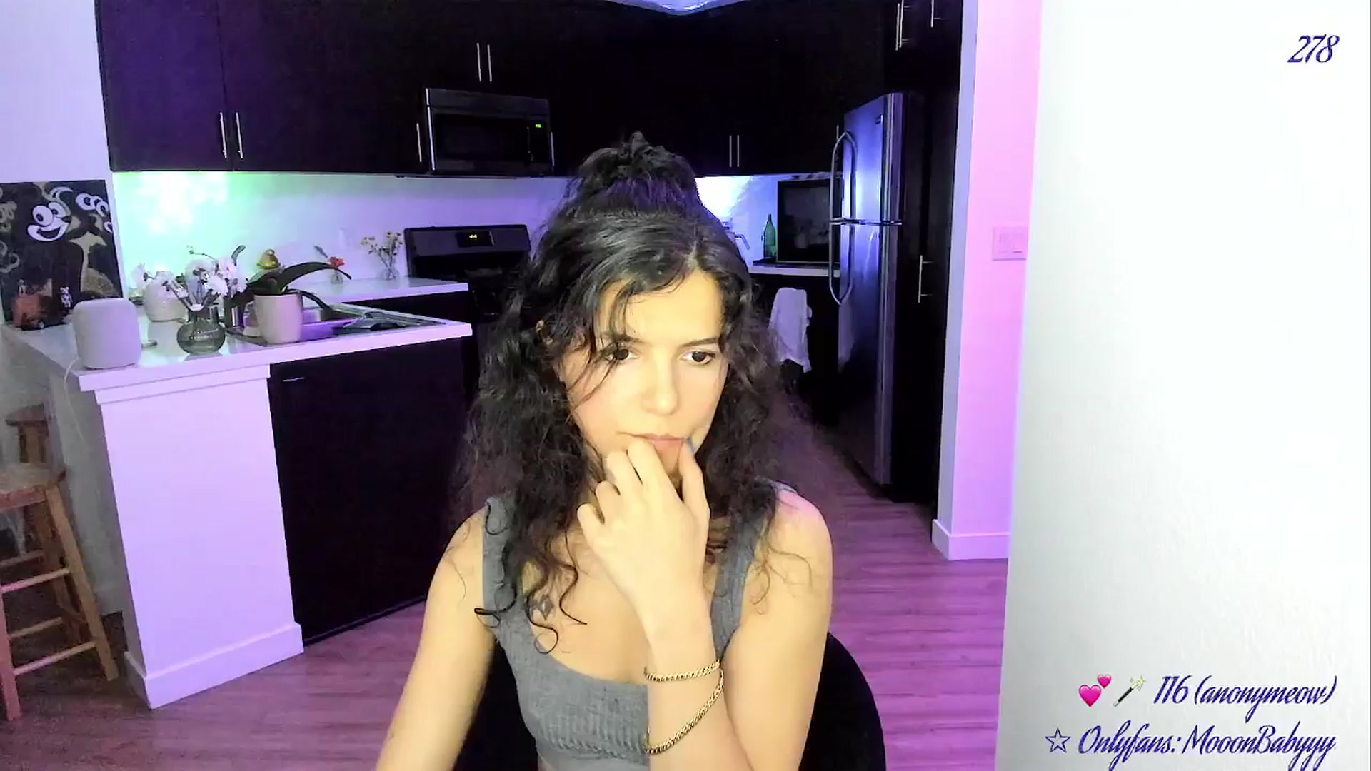 Gallery image thumbnail from vroom's myfreecams stream on, 05/07/2025, 05:12 image 8 of 20