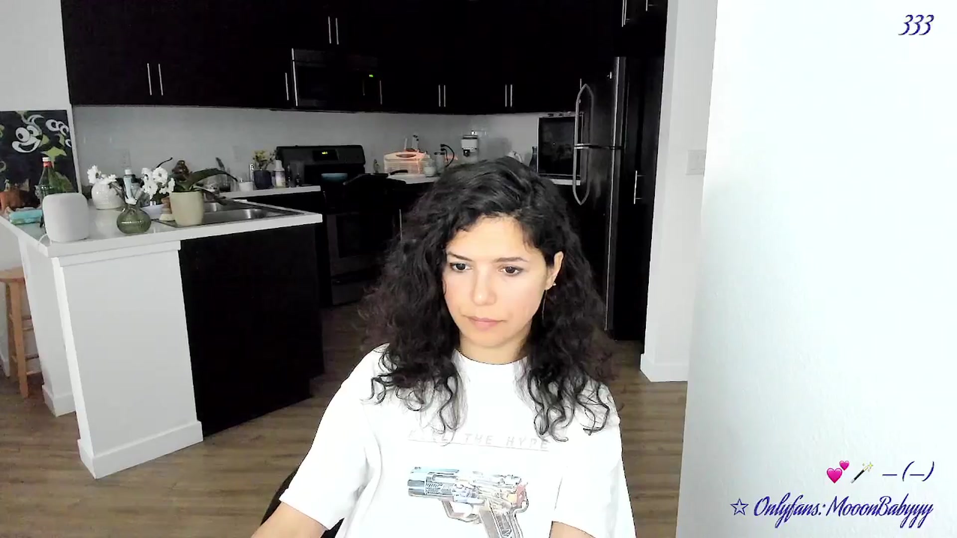 Gallery image thumbnail from vroom's myfreecams stream on, 05/09/2025, 05:29 image 4 of 20