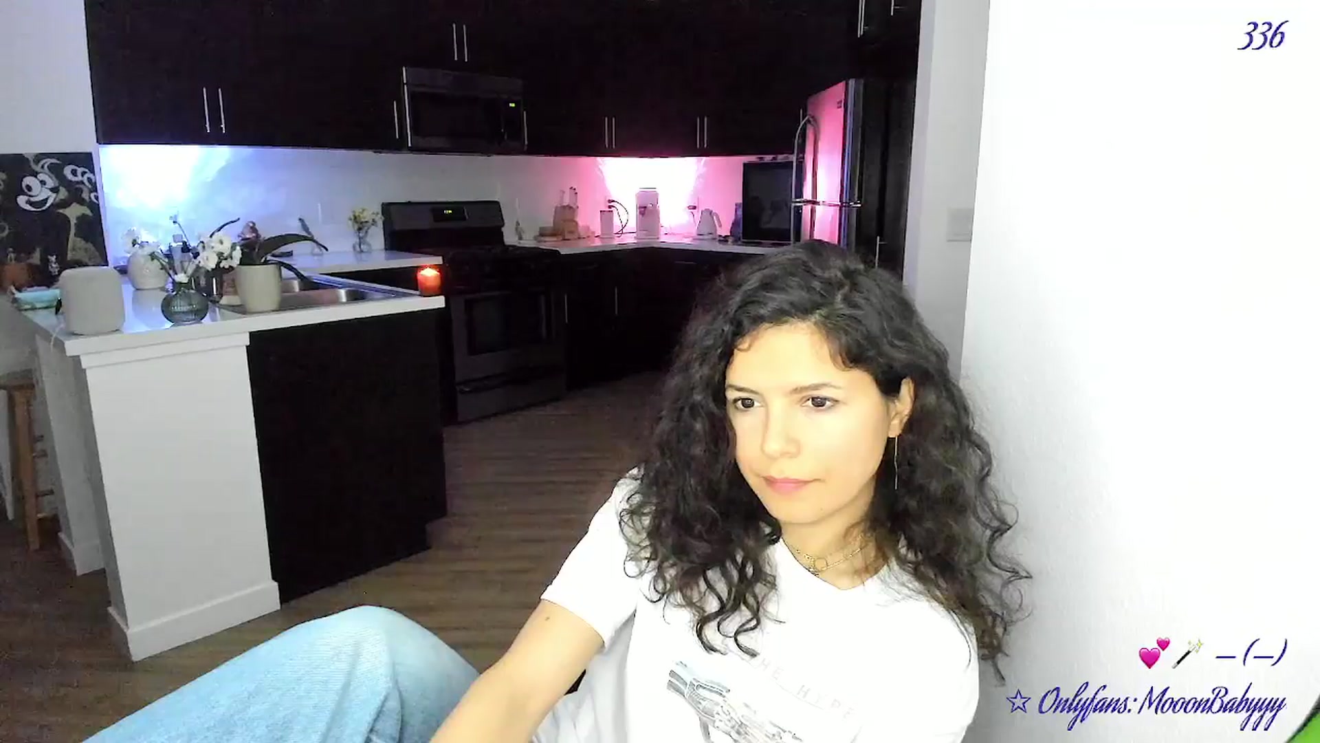 Gallery image thumbnail from vroom's myfreecams stream on, 05/09/2025, 05:29 image 9 of 20