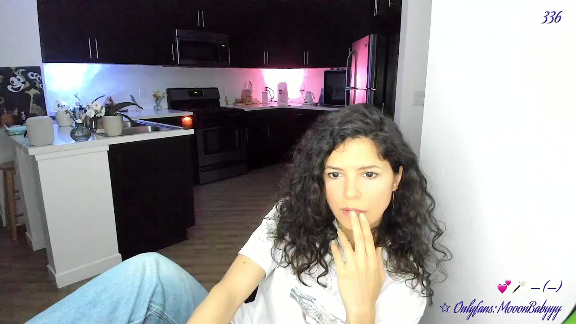 Gallery image thumbnail from vroom's myfreecams stream on, 05/09/2025, 05:29 image 8 of 20