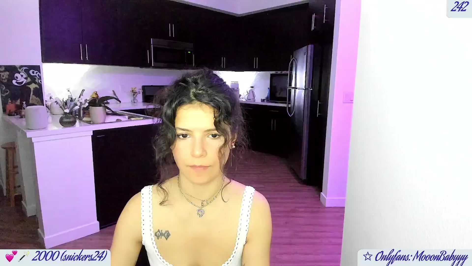 Gallery image thumbnail from vroom's myfreecams stream on, 05/10/2025, 06:01 image 18 of 20
