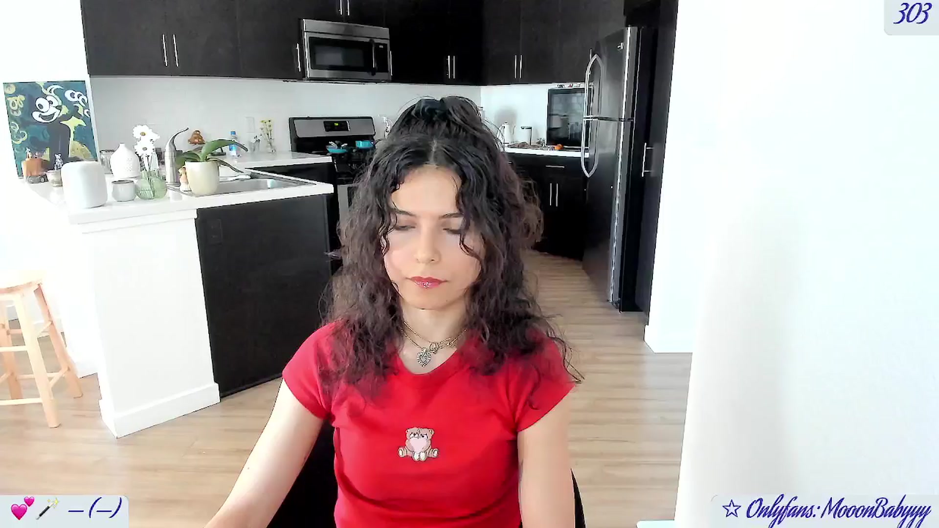 Gallery image thumbnail from vroom's myfreecams stream on, 05/12/2025, 24:01 image 4 of 20