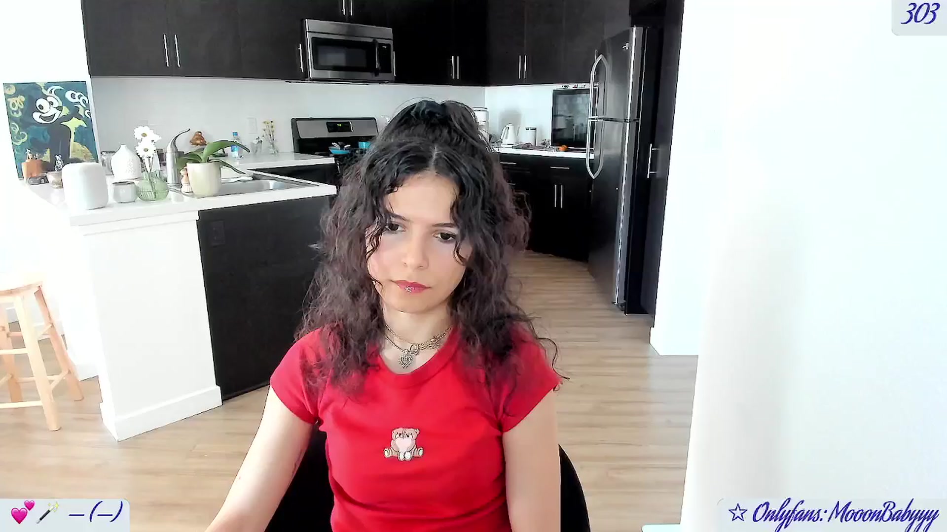 Gallery image thumbnail from vroom's myfreecams stream on, 05/12/2025, 24:01 image 8 of 20