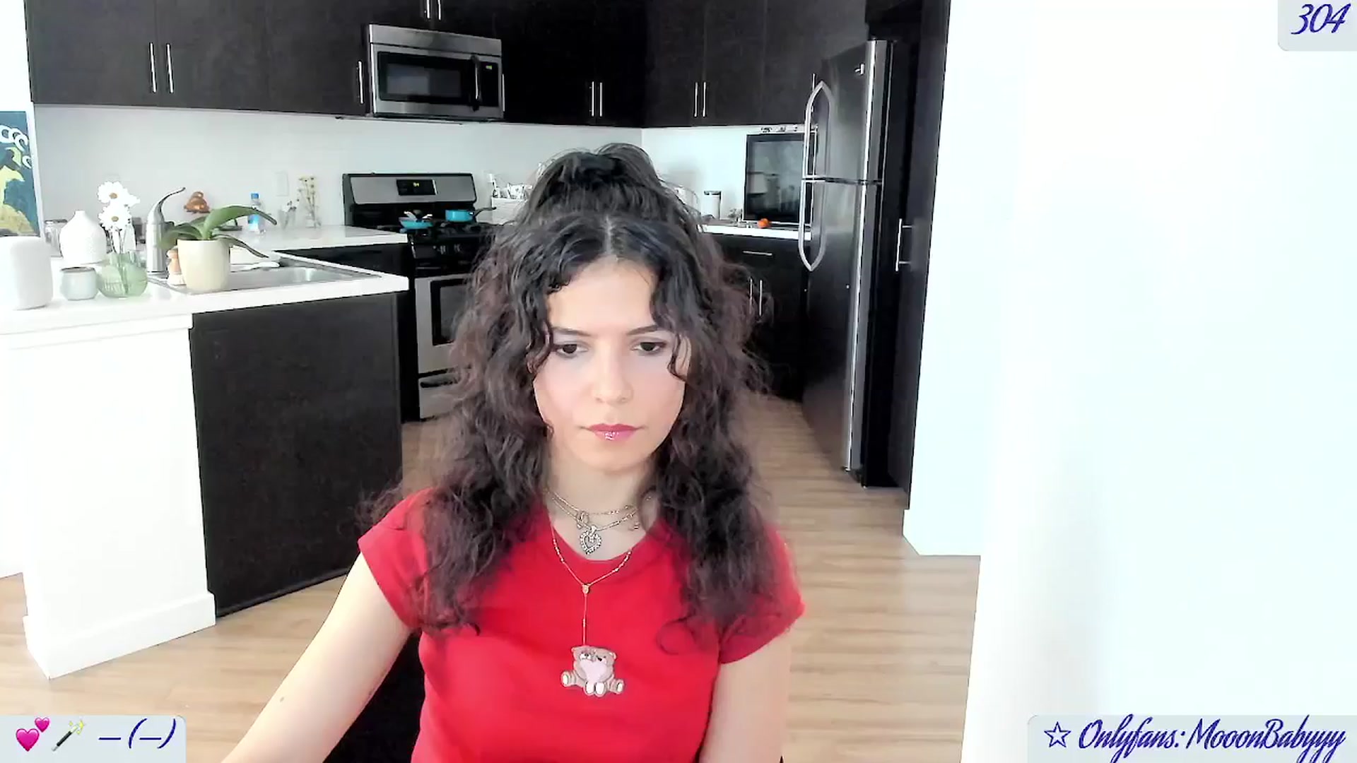 Gallery image thumbnail from vroom's myfreecams stream on, 05/12/2025, 24:01 image 17 of 20