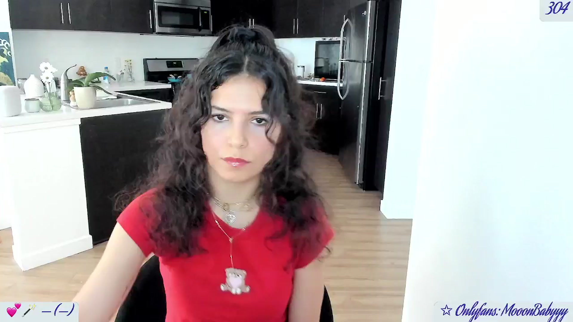 Gallery image thumbnail from vroom's myfreecams stream on, 05/12/2025, 24:01 image 16 of 20