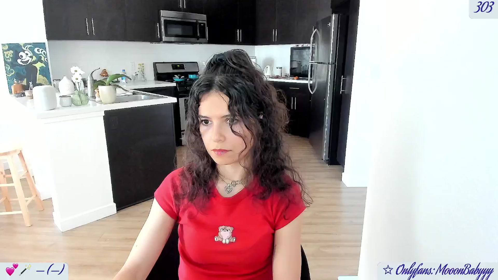 Gallery image thumbnail from vroom's myfreecams stream on, 05/12/2025, 24:01 image 2 of 20