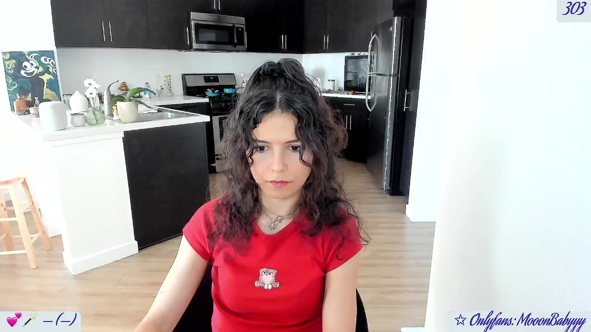 Gallery image thumbnail from vroom's myfreecams stream on, 05/12/2025, 24:01 image 3 of 20