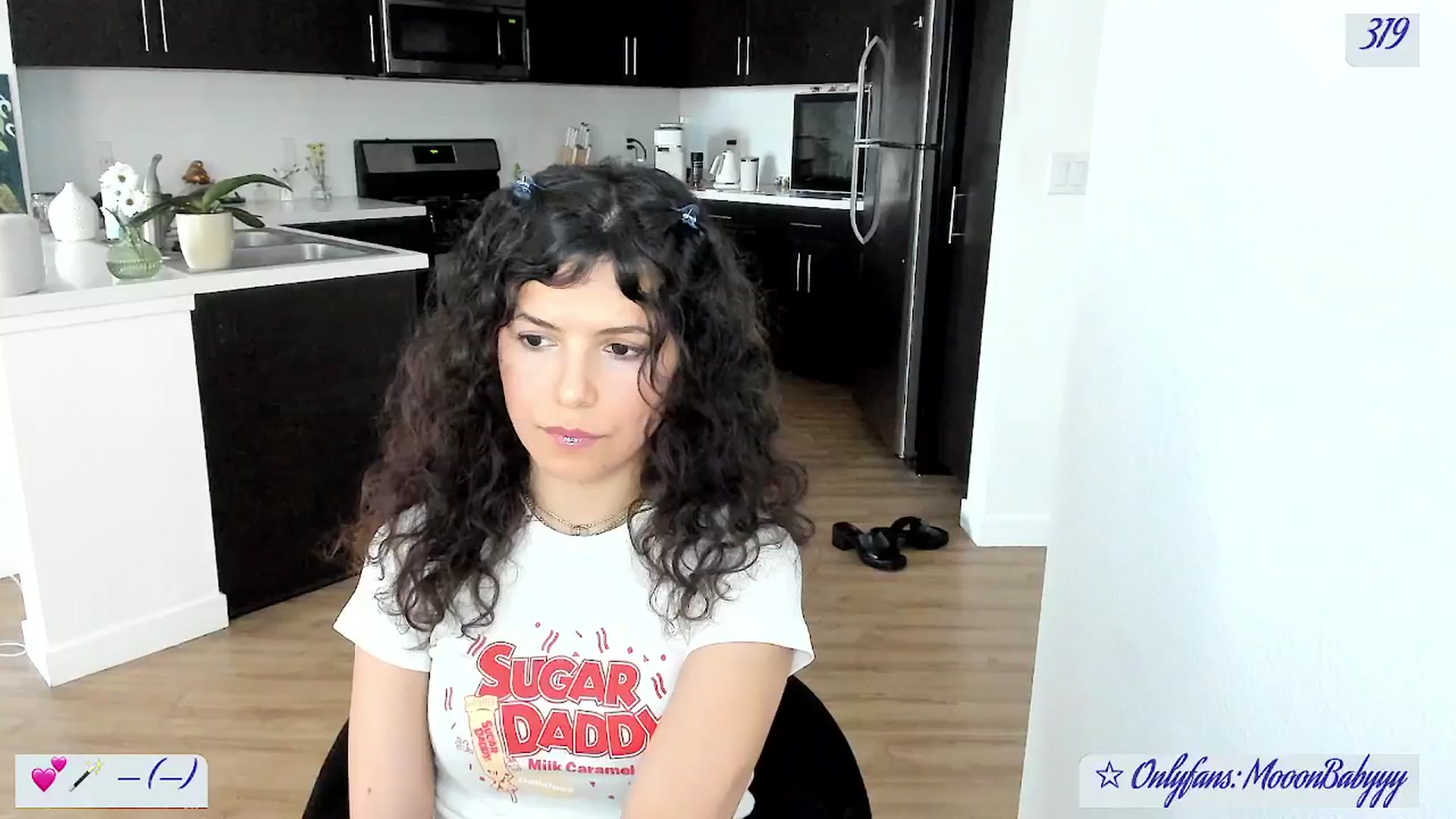Gallery image thumbnail from vroom's myfreecams stream on, 05/13/2025, 04:49 image 3 of 20