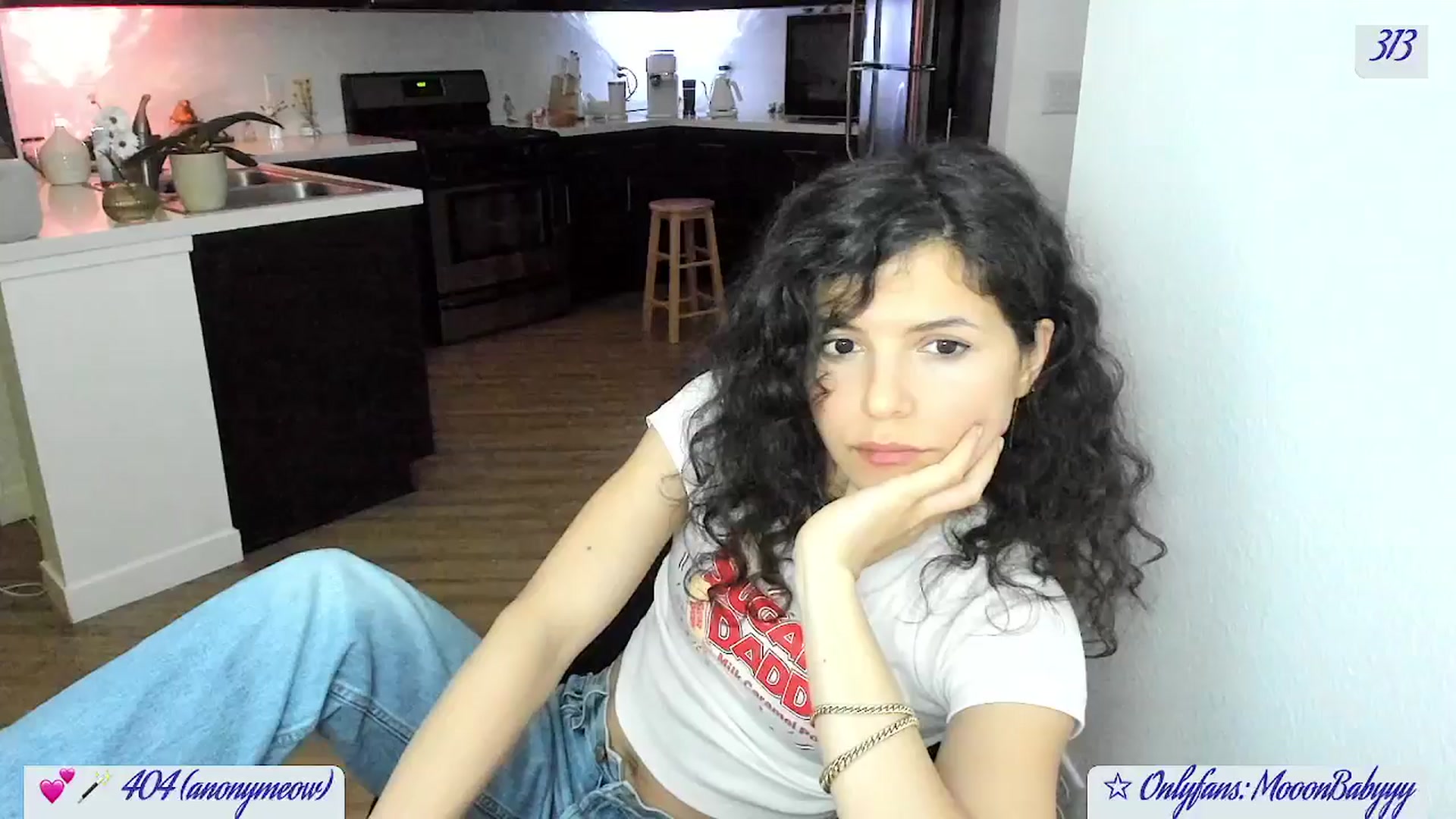 Gallery image thumbnail from vroom's myfreecams stream on, 05/13/2025, 04:49 image 19 of 20