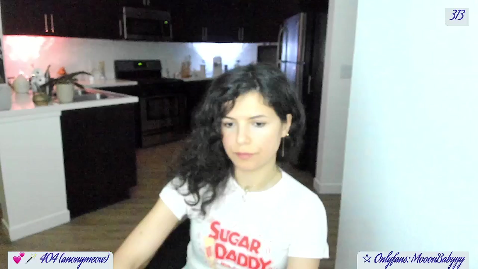 Gallery image thumbnail from vroom's myfreecams stream on, 05/13/2025, 04:49 image 17 of 20