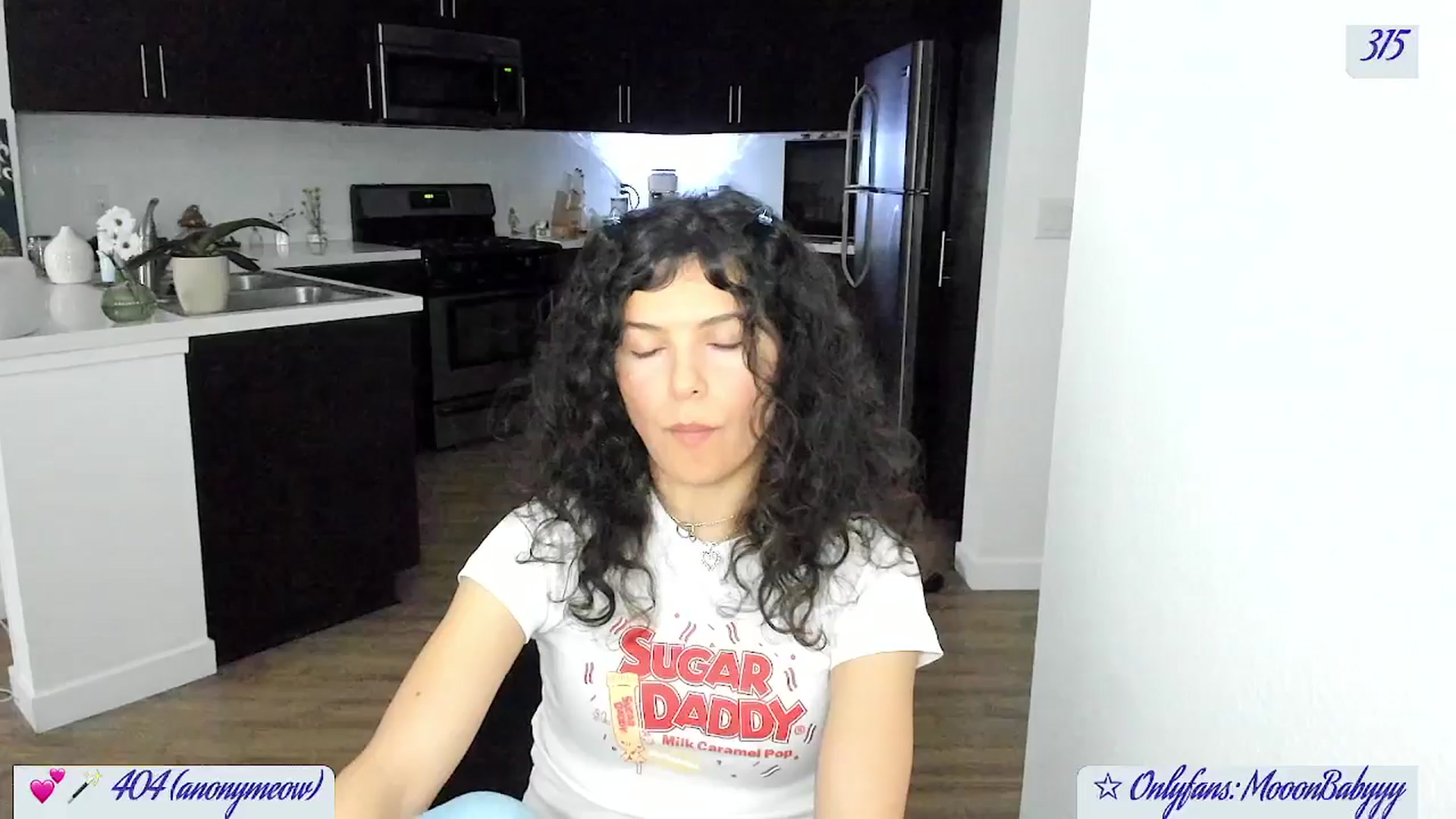 Gallery image thumbnail from vroom's myfreecams stream on, 05/13/2025, 04:49 image 9 of 20