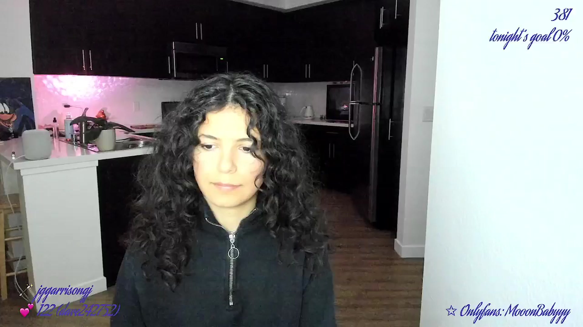 Gallery image thumbnail from vroom's myfreecams stream on, 05/18/2025, 06:32 image 8 of 20