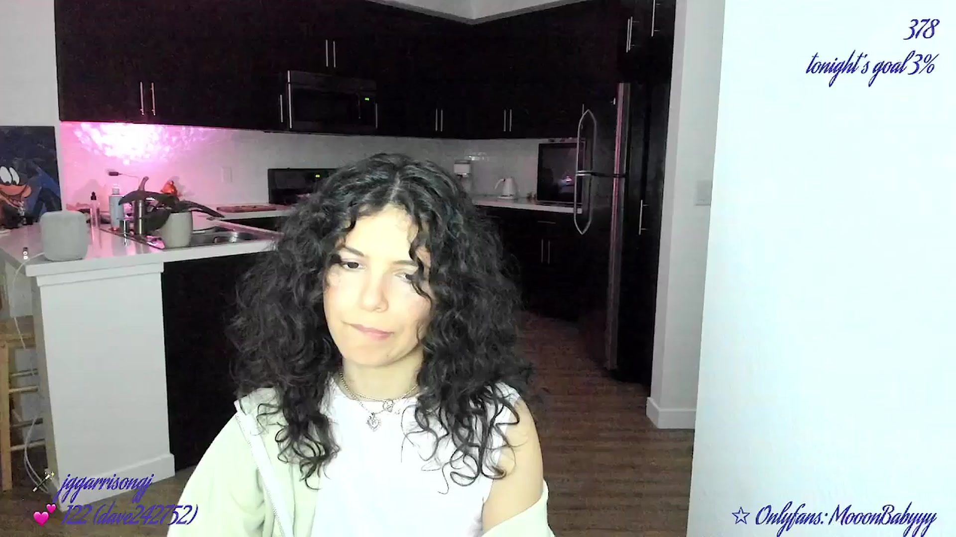 Gallery image thumbnail from vroom's myfreecams stream on, 05/18/2025, 06:32 image 13 of 20