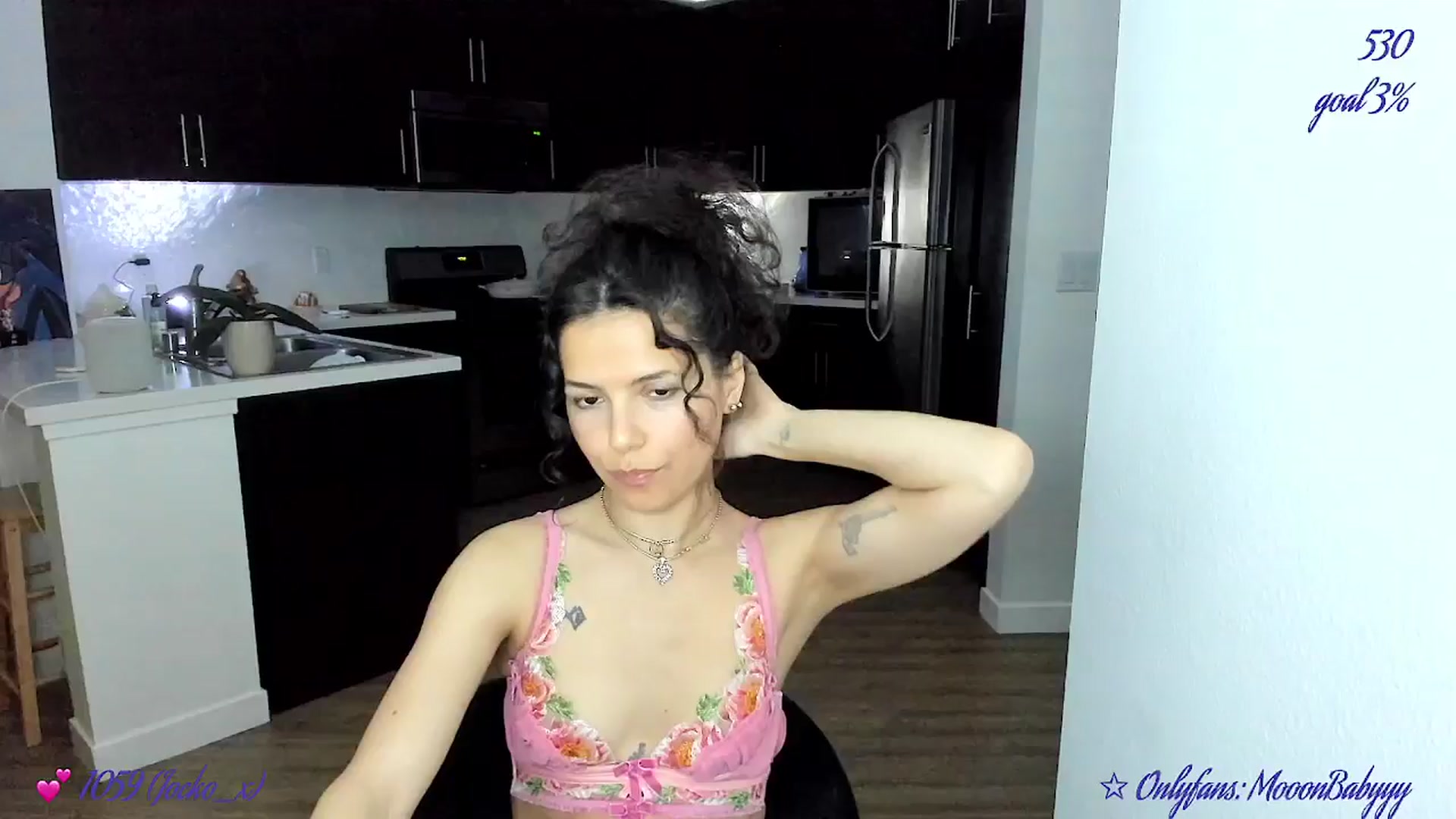 Gallery image thumbnail from vroom's myfreecams stream on, 05/24/2025, 06:05 image 14 of 20