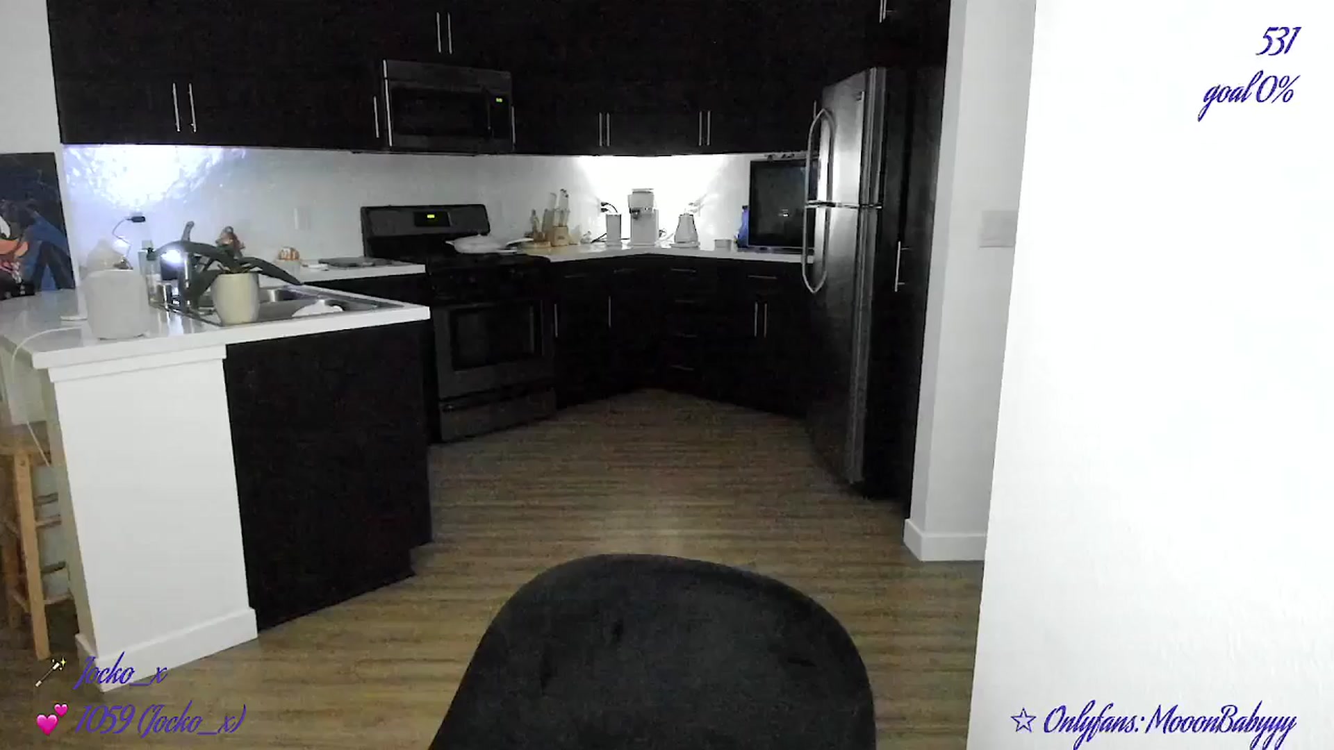 Gallery image thumbnail from vroom's myfreecams stream on, 05/24/2025, 06:05 image 9 of 20