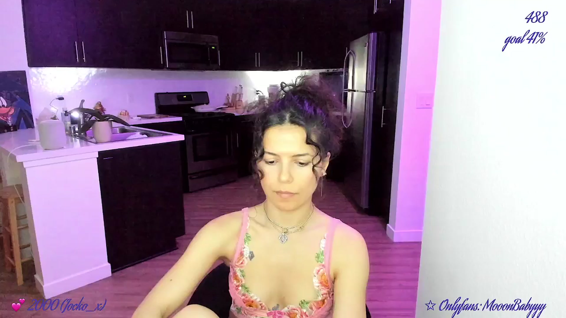 Gallery image thumbnail from vroom's myfreecams stream on, 05/24/2025, 06:05 image 19 of 20