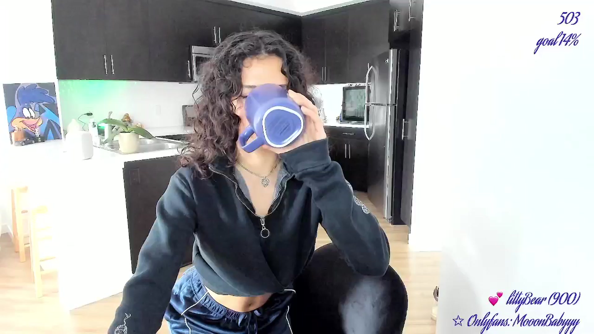 Gallery image thumbnail from vroom's myfreecams stream on, 05/24/2025, 23:40 image 6 of 20