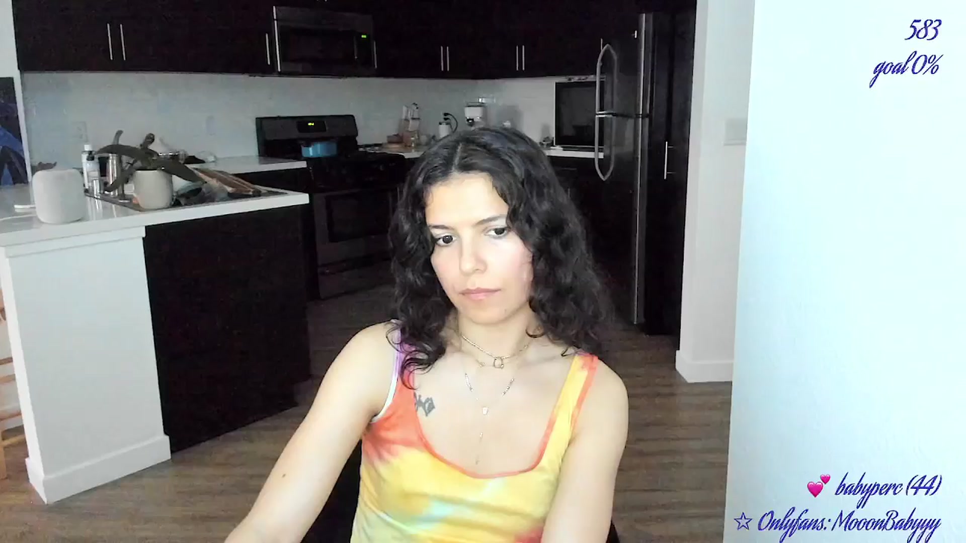Gallery image thumbnail from vroom's myfreecams stream on, 05/28/2025, 03:36 image 9 of 20