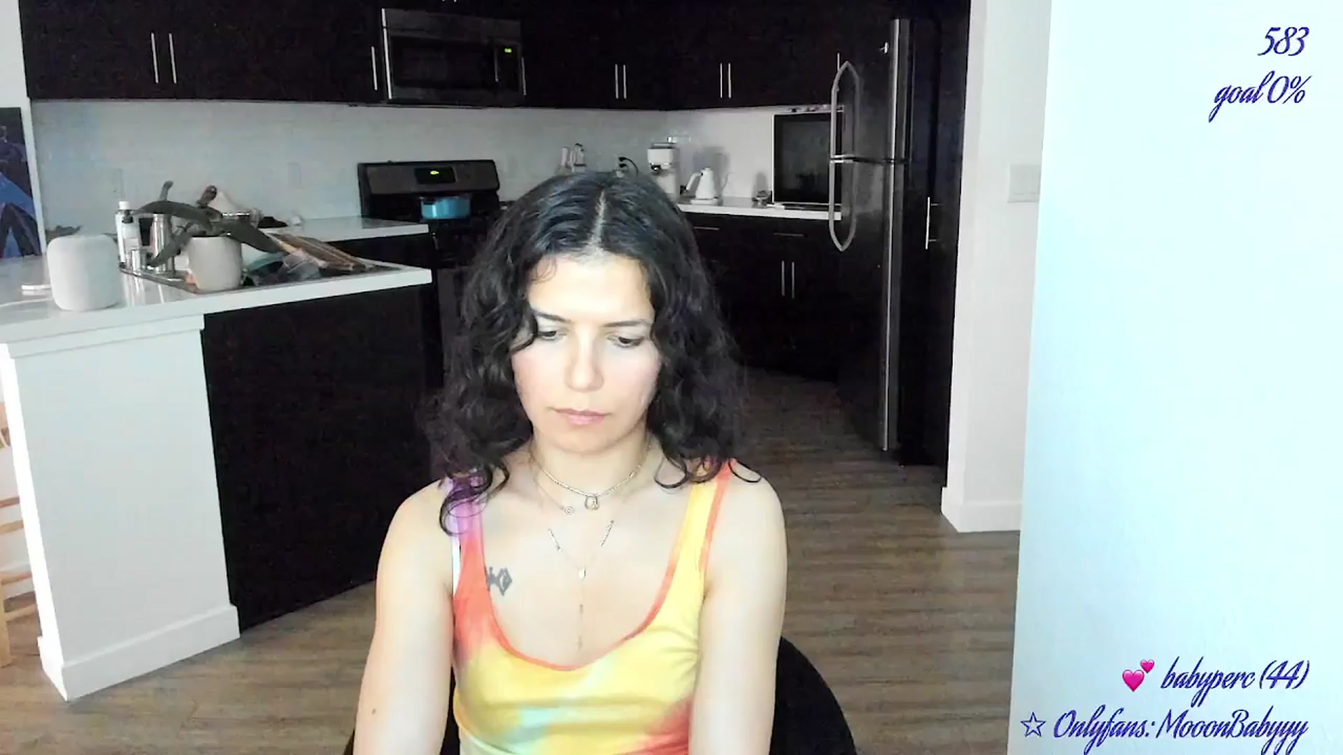 Gallery image thumbnail from vroom's myfreecams stream on, 05/28/2025, 03:36 image 7 of 20