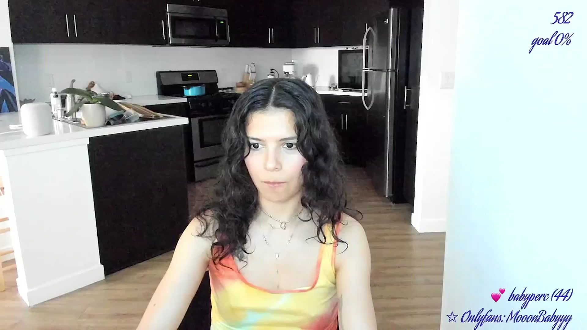 Gallery image thumbnail from vroom's myfreecams stream on, 05/28/2025, 03:36 image 1 of 20