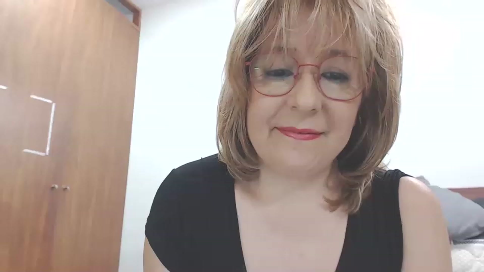 Gallery image thumbnail from wackycharm's myfreecams stream on, 11/17/2022, 23:19 image 15 of 20