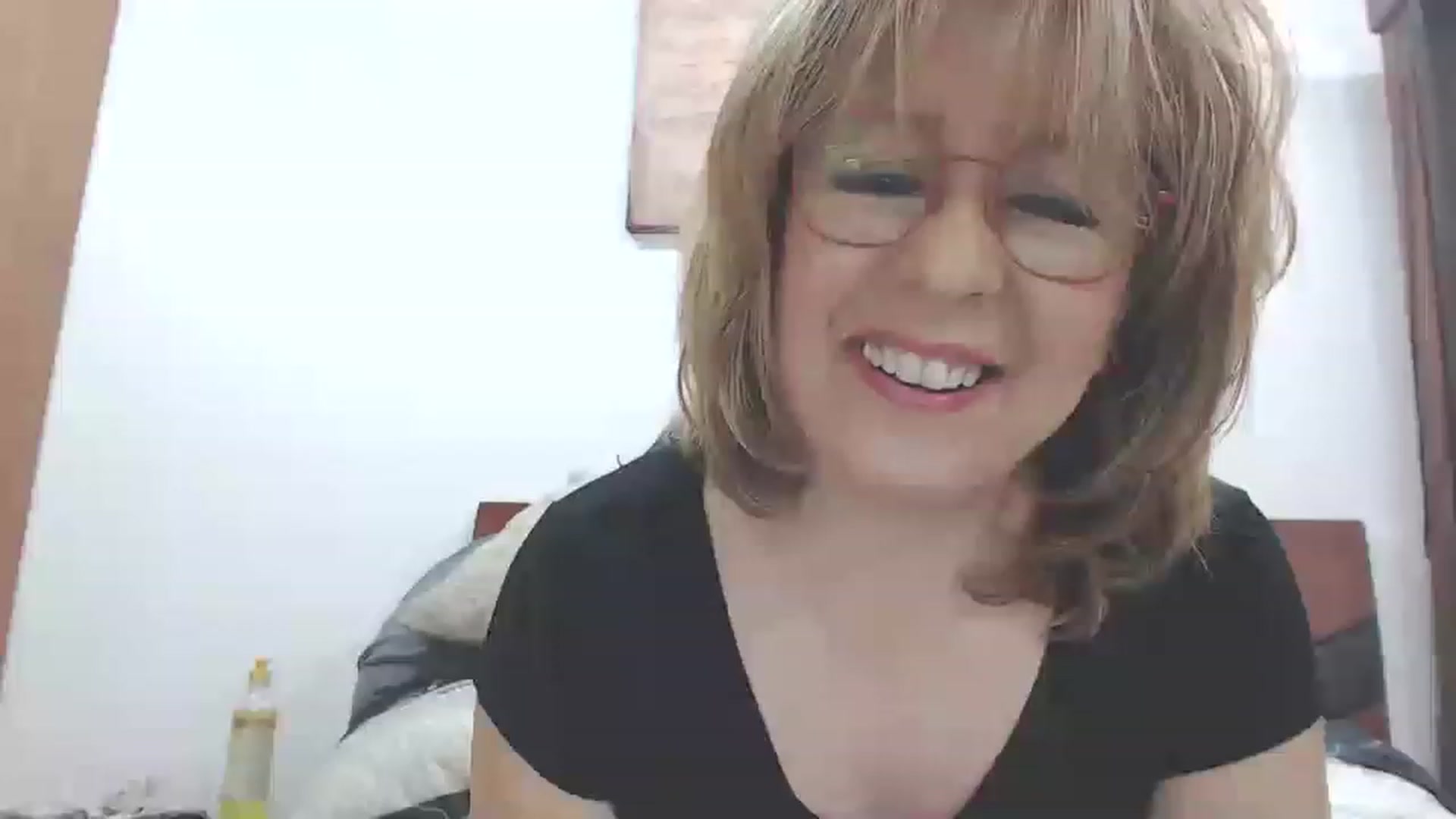 Gallery image thumbnail from wackycharm's myfreecams stream on, 11/17/2022, 23:59 image 8 of 20