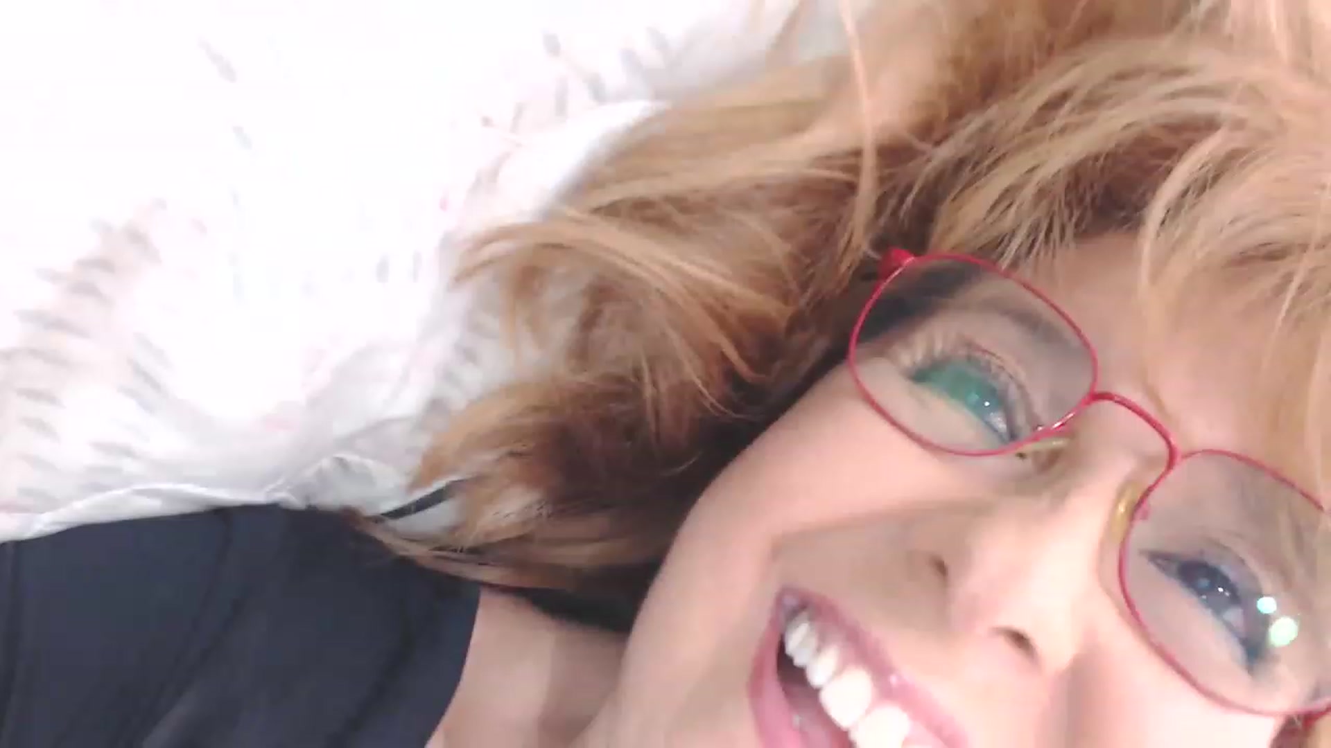 Gallery image thumbnail from wackycharm's myfreecams stream on, 04/16/2023, 17:34 image 11 of 20