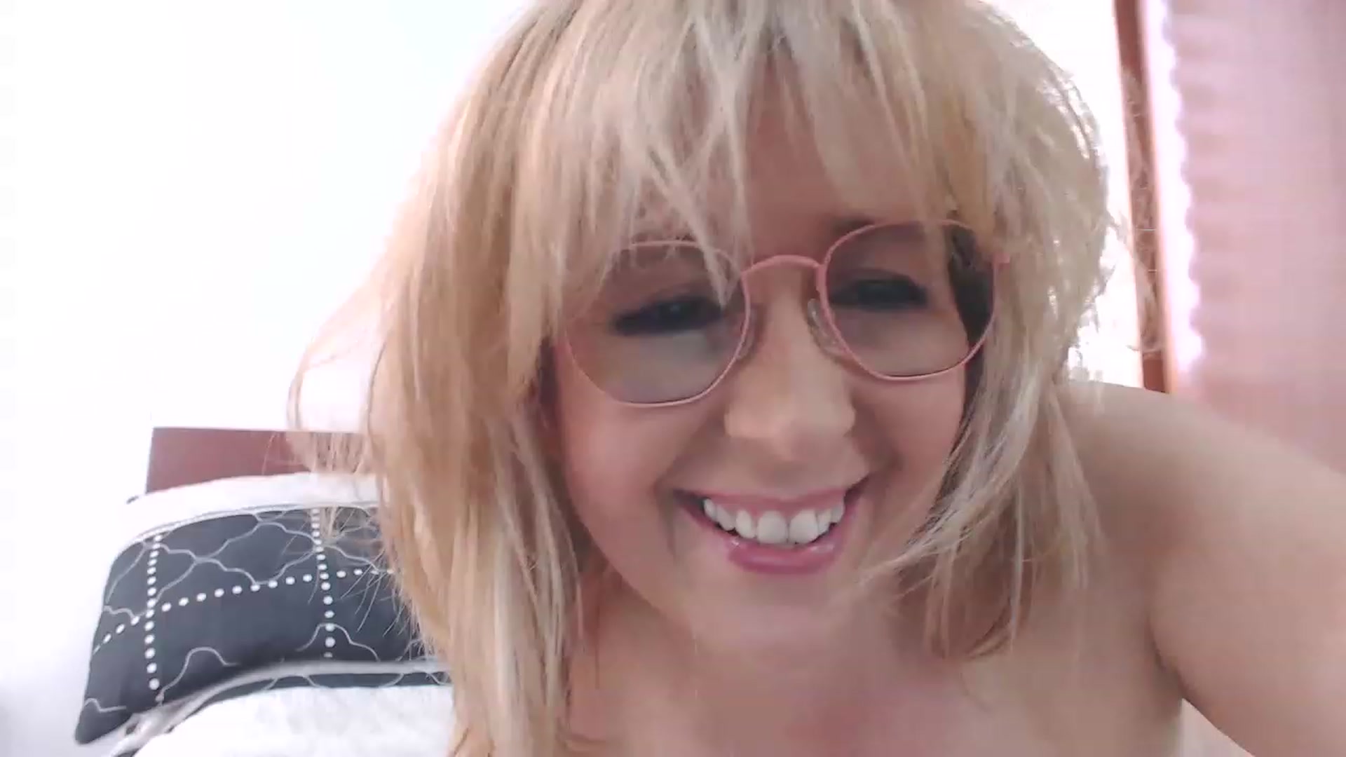 Gallery image thumbnail from wackycharm's myfreecams stream on, 07/03/2023, 17:31 image 17 of 20
