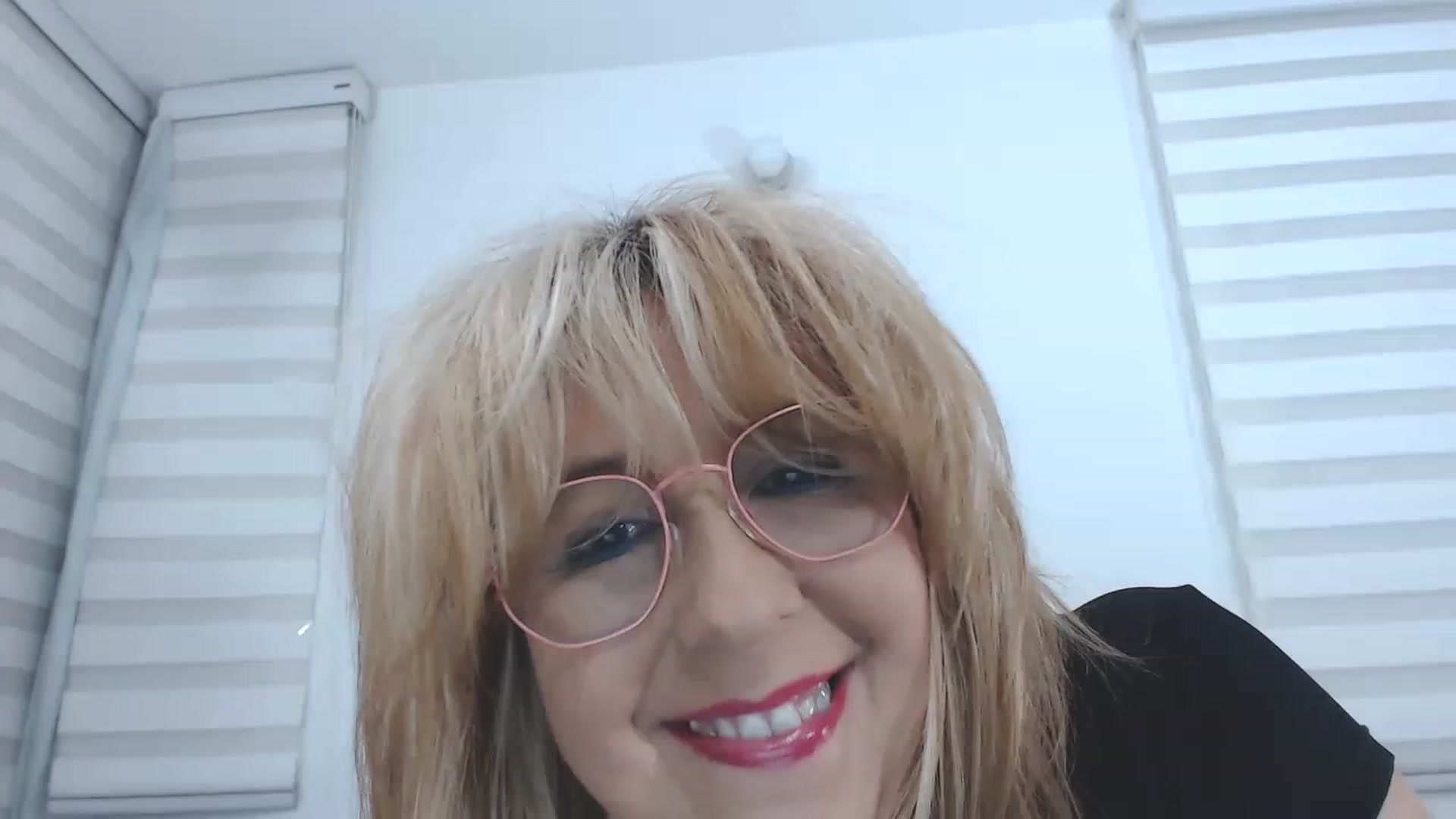 Gallery image thumbnail from wackycharm's myfreecams stream on, 07/18/2023, 24:01 image 1 of 20