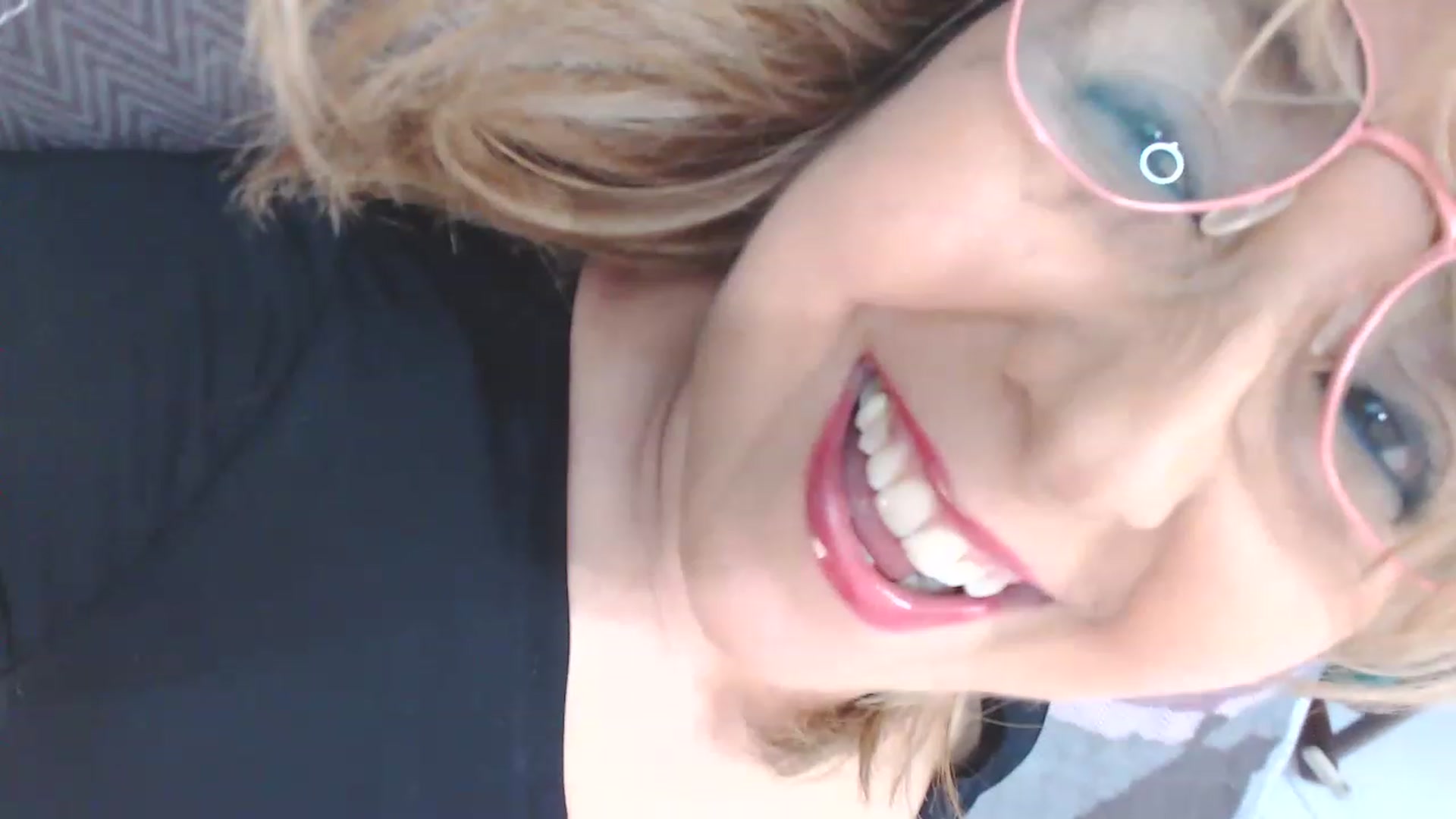 Gallery image thumbnail from wackycharm's myfreecams stream on, 07/18/2023, 24:01 image 3 of 20
