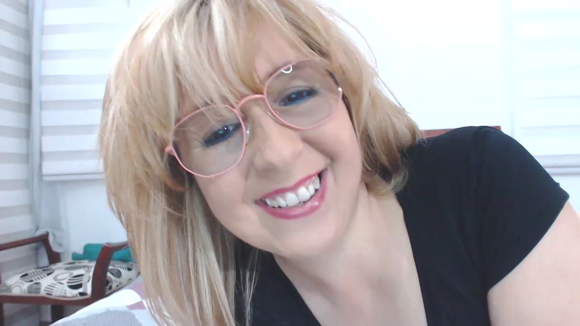 Gallery image thumbnail from wackycharm's myfreecams stream on, 07/18/2023, 24:01 image 13 of 20