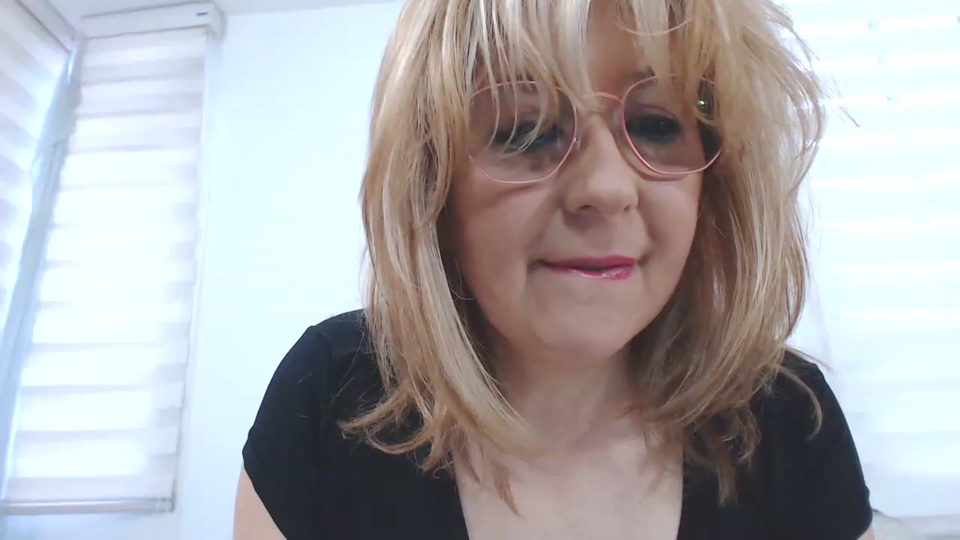 Gallery image thumbnail from wackycharm's myfreecams stream on, 08/20/2023, 22:57 image 8 of 20