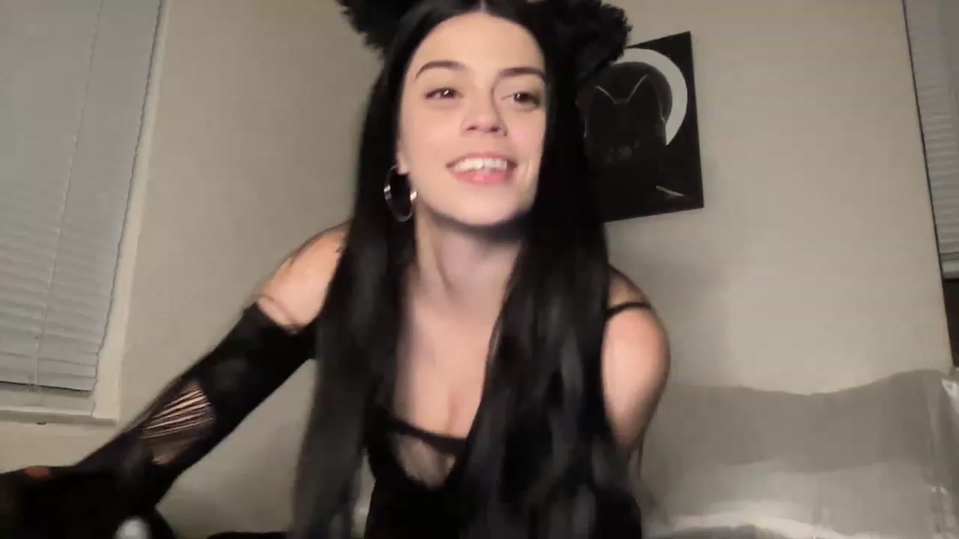 Gallery image thumbnail from waifujennaa's myfreecams stream on, 11/19/2022, 03:55 image 13 of 20