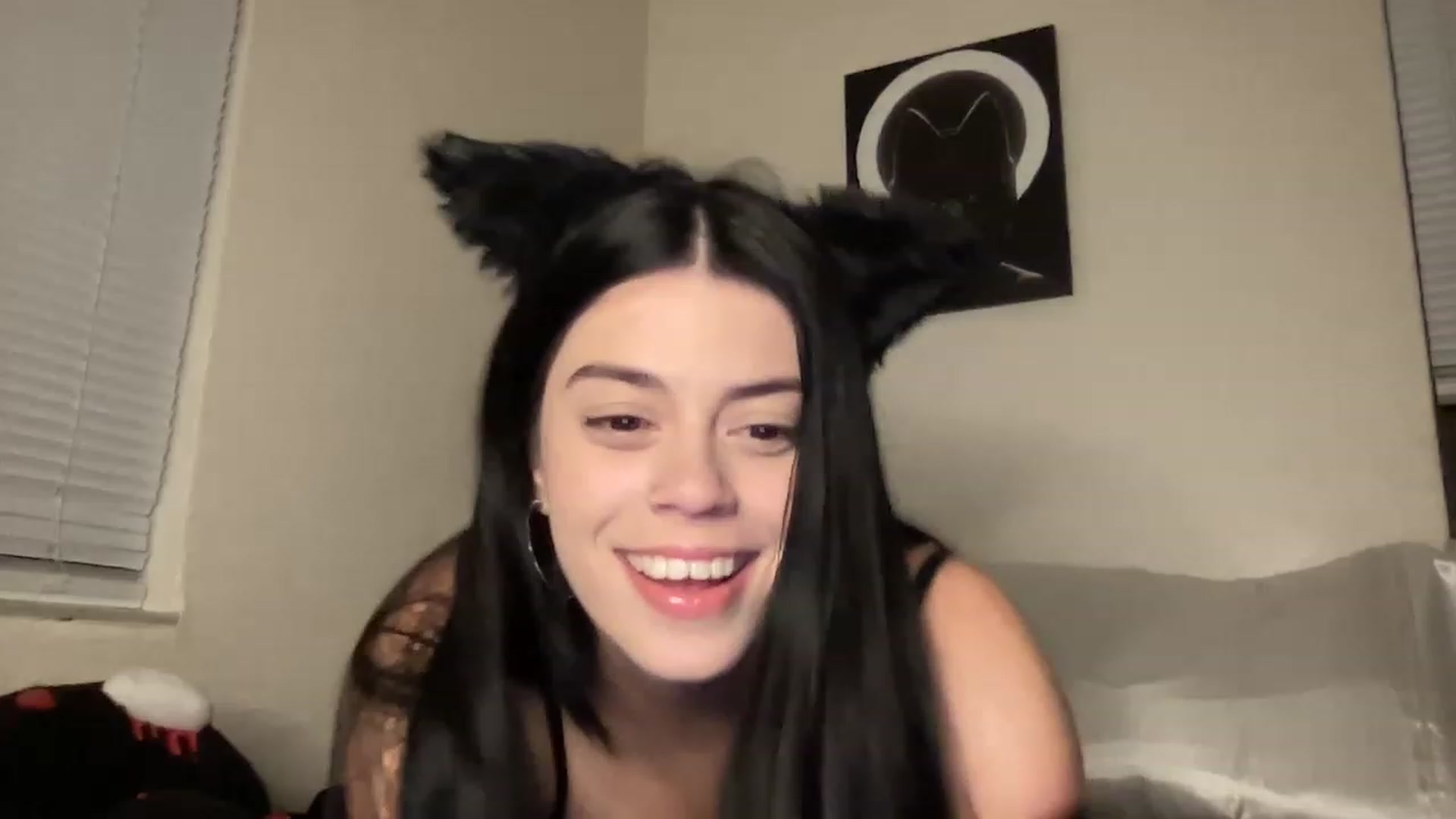Gallery image thumbnail from waifujennaa's myfreecams stream on, 11/19/2022, 03:55 image 10 of 20