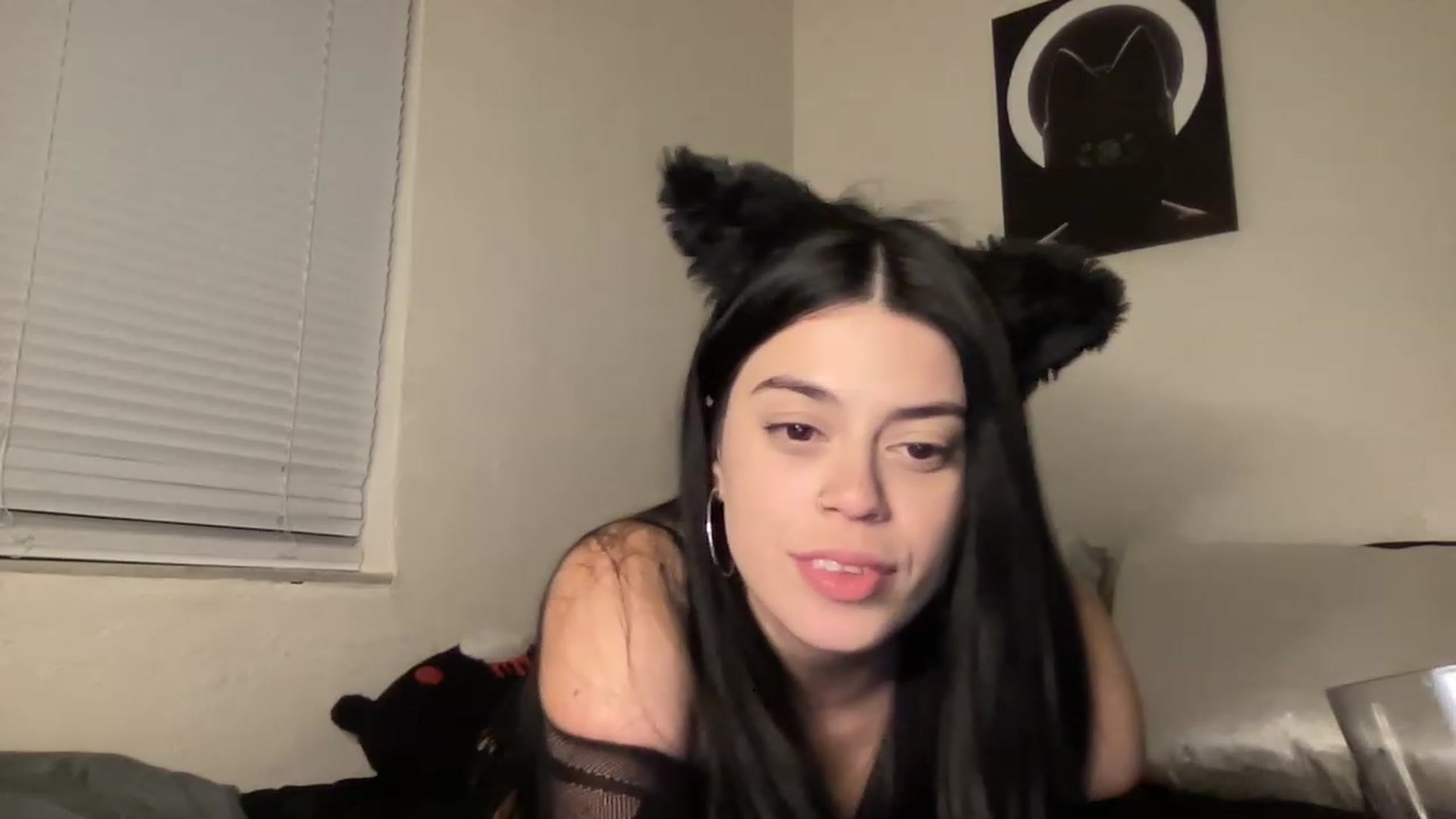 Gallery image thumbnail from waifujennaa's myfreecams stream on, 11/19/2022, 05:23 image 8 of 20