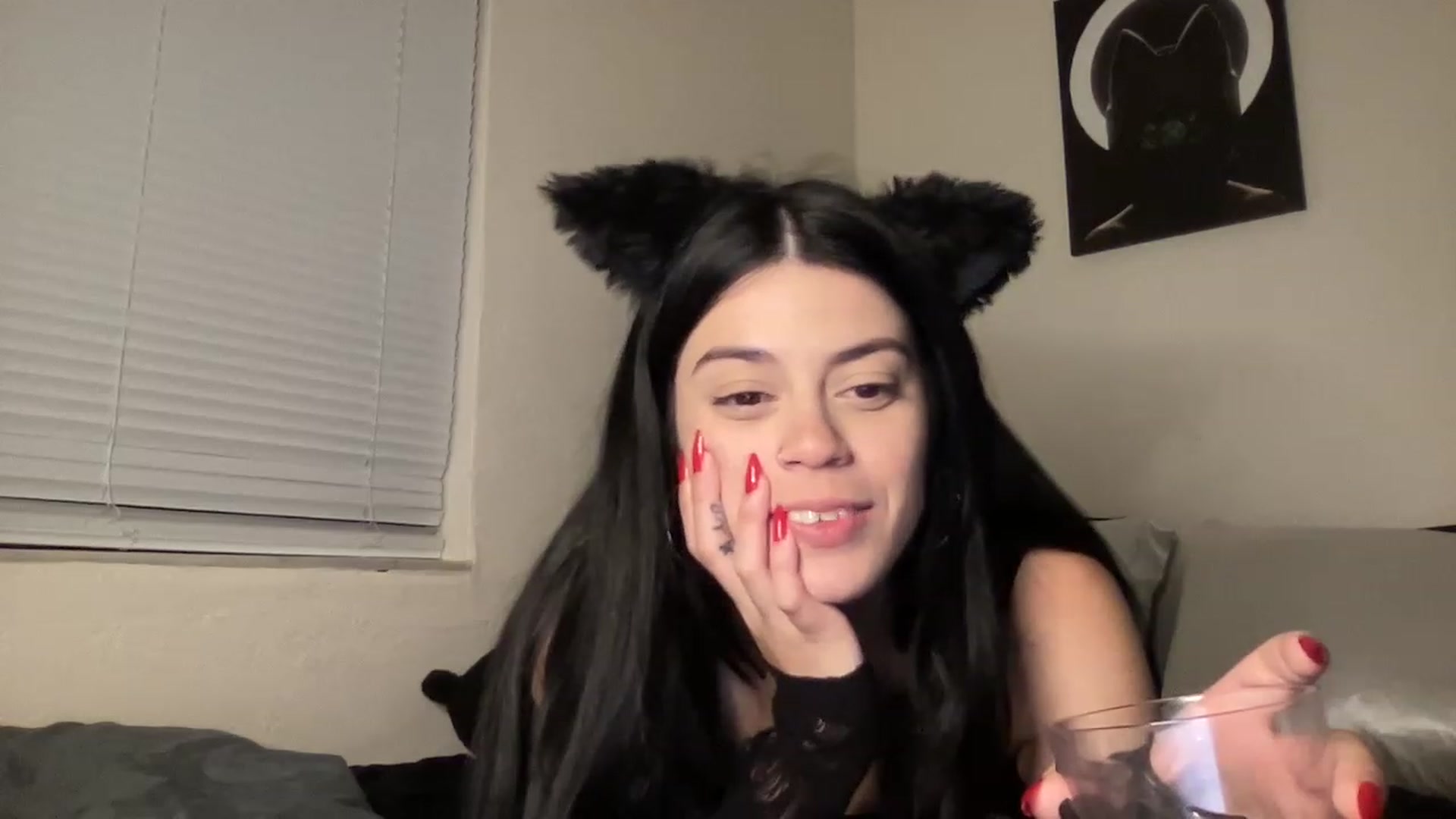Gallery image thumbnail from waifujennaa's myfreecams stream on, 11/19/2022, 05:23 image 15 of 20