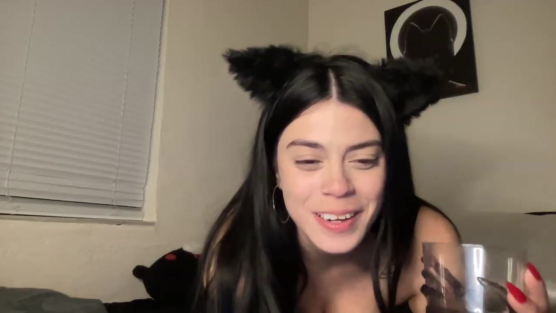 Gallery image thumbnail from waifujennaa's myfreecams stream on, 11/19/2022, 05:23 image 13 of 20