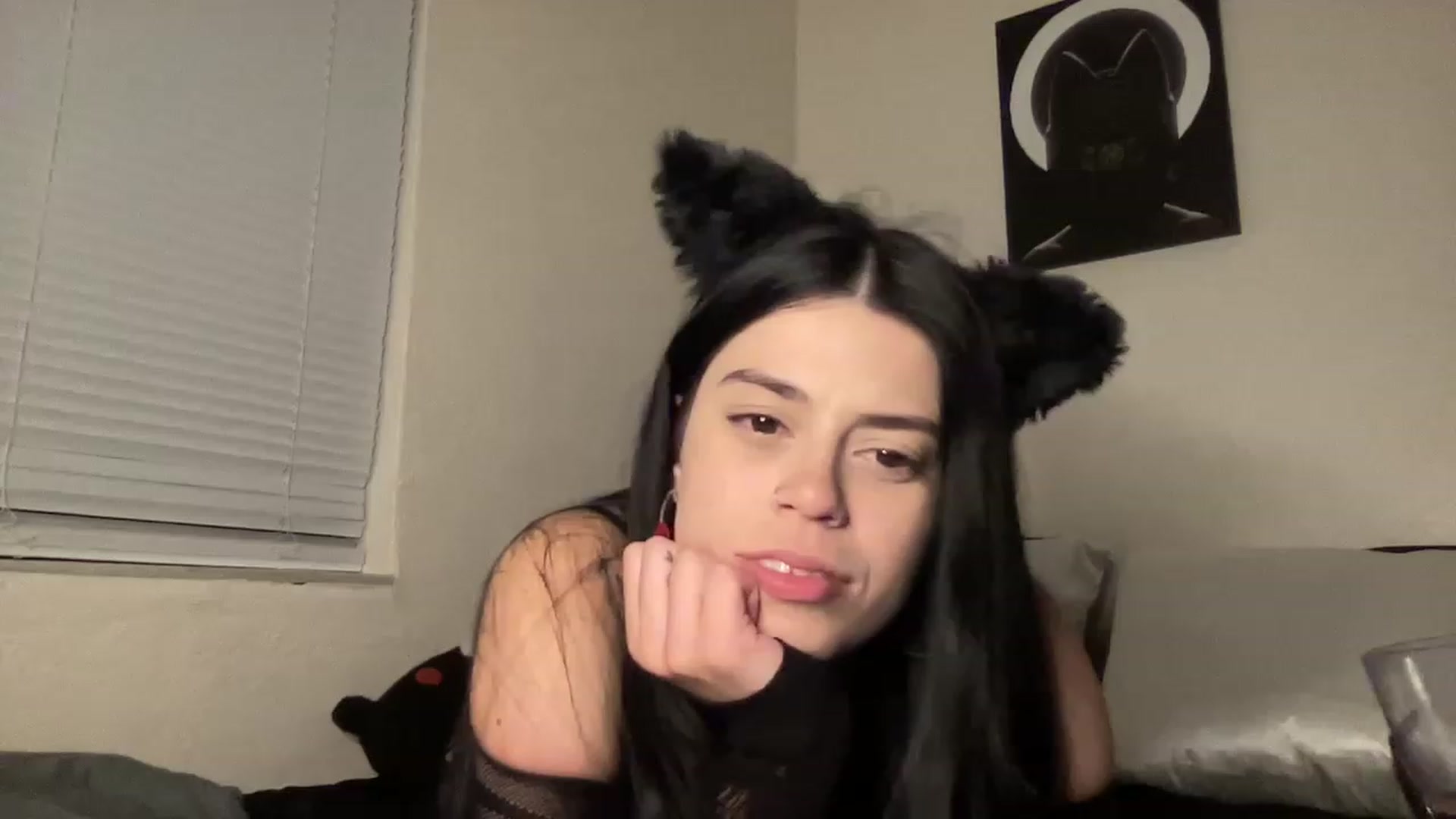 Gallery image thumbnail from waifujennaa's myfreecams stream on, 11/19/2022, 05:23 image 7 of 20