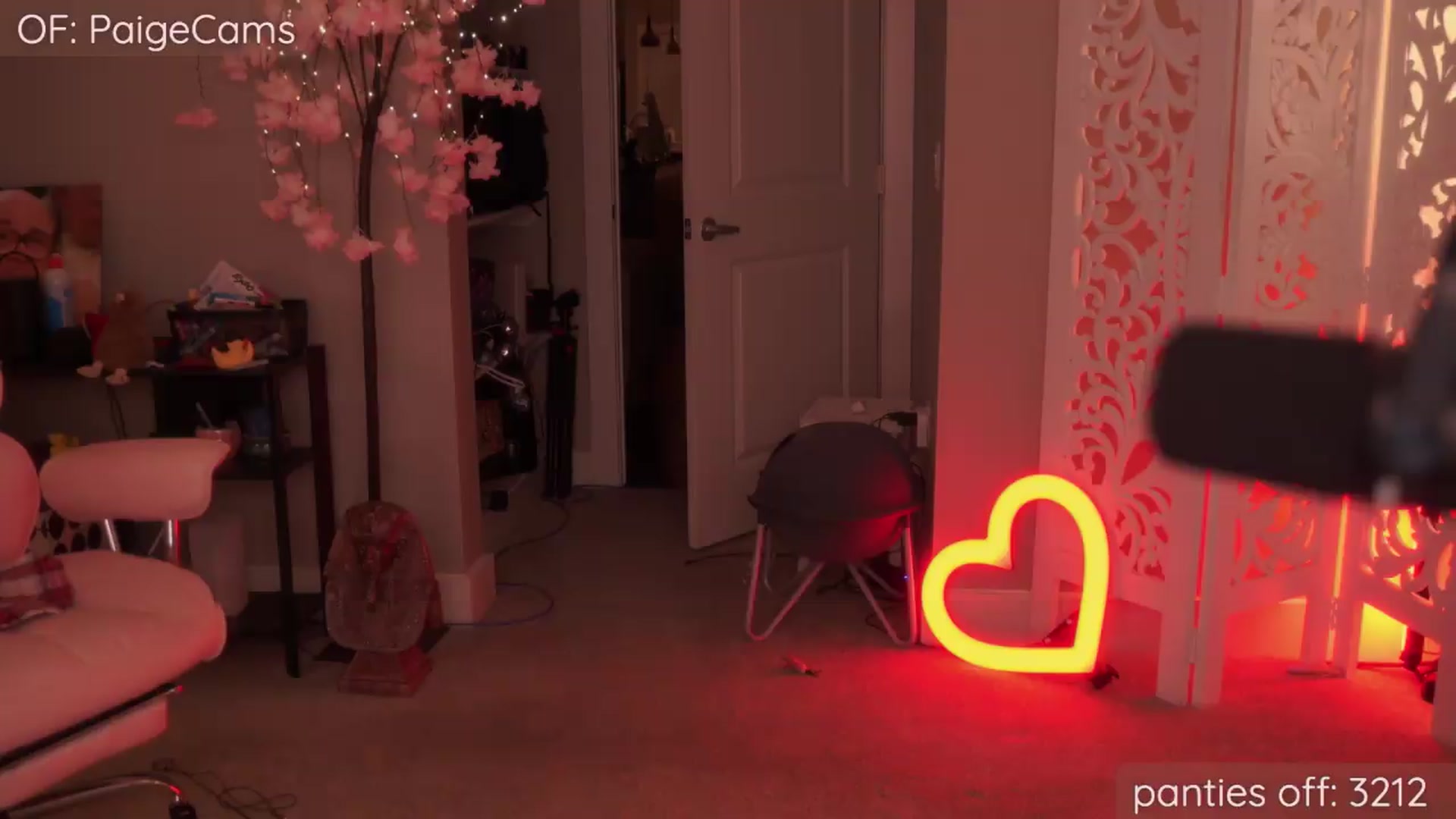 Gallery image thumbnail from wannabeMILF's myfreecams stream on, 06/03/2026, 06:38 image 7 of 20