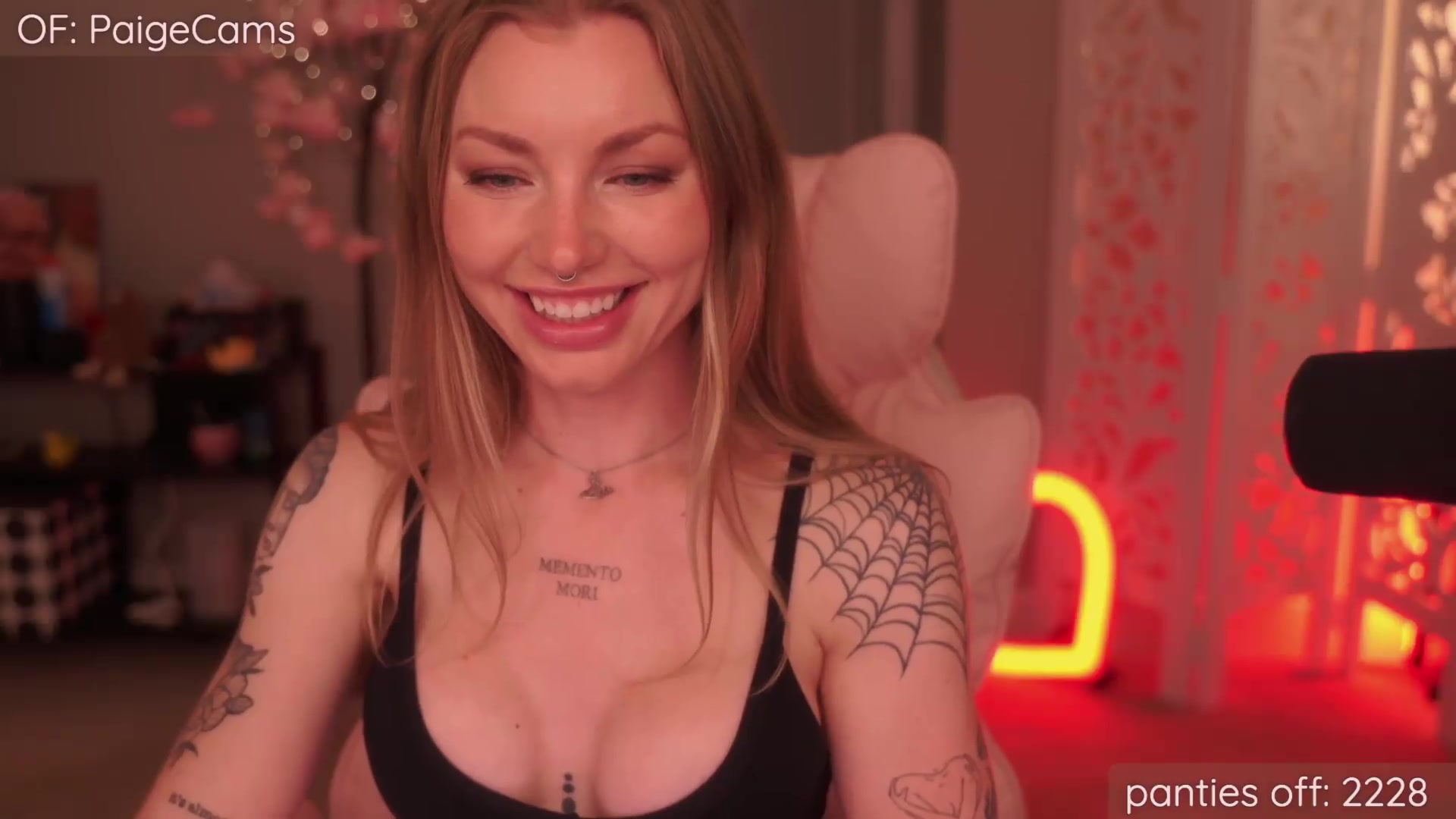 Gallery image thumbnail from wannabeMILF's myfreecams stream on, 06/03/2026, 06:38 image 10 of 20