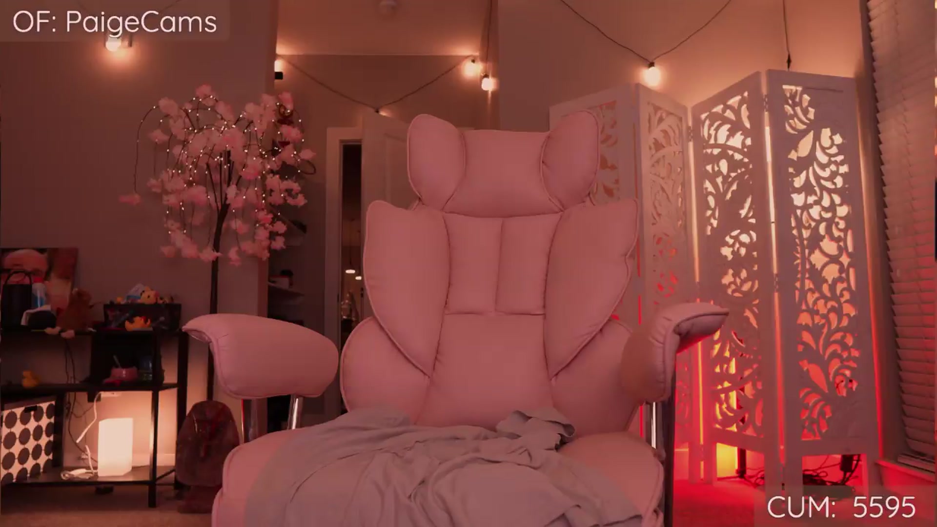 Gallery image thumbnail from wannabeMILF's myfreecams stream on, 06/27/2026, 03:40 image 16 of 20