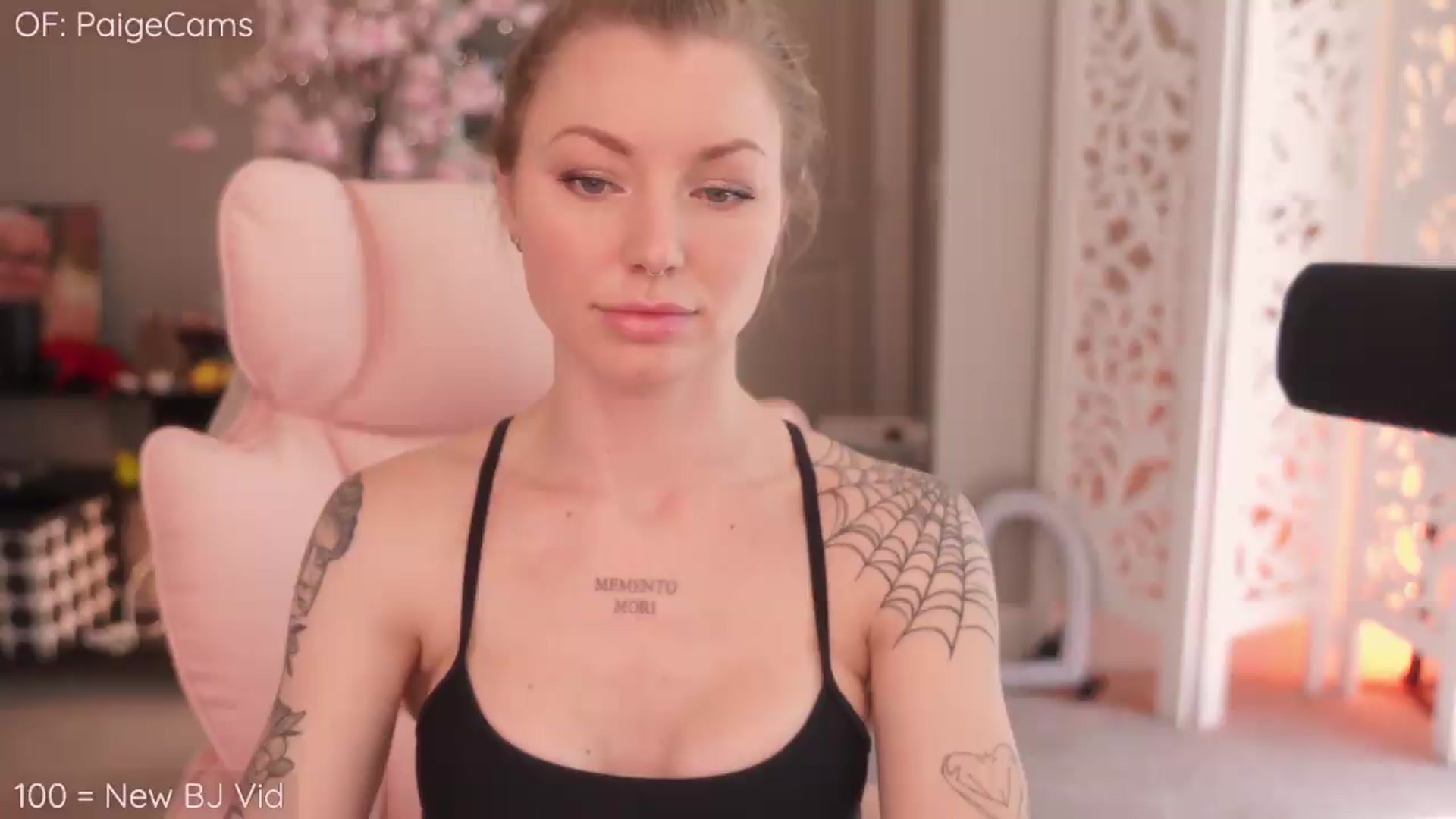 Gallery image thumbnail from wannabeMILF's myfreecams stream on, 08/05/2026, 20:23 image 1 of 20