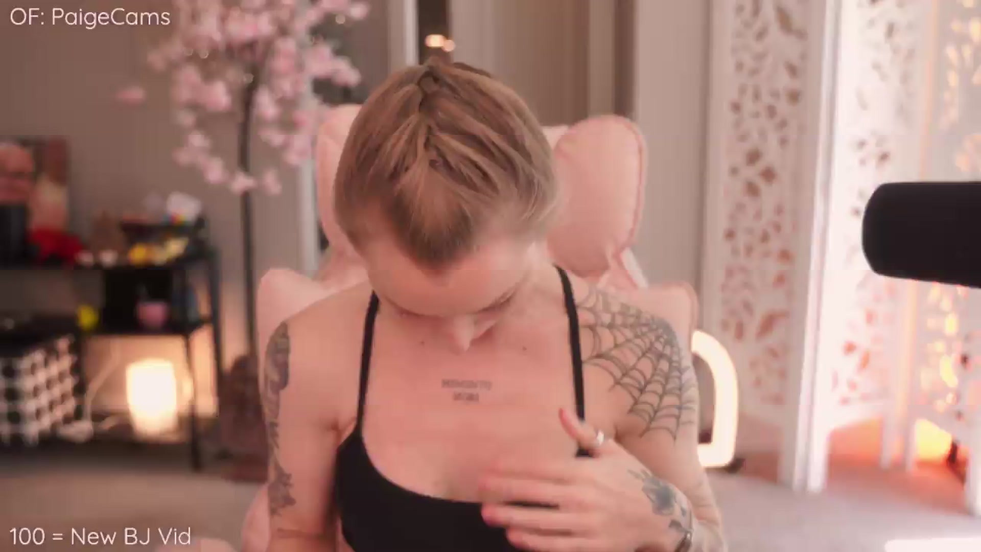Gallery image thumbnail from wannabeMILF's myfreecams stream on, 08/05/2026, 20:23 image 3 of 20