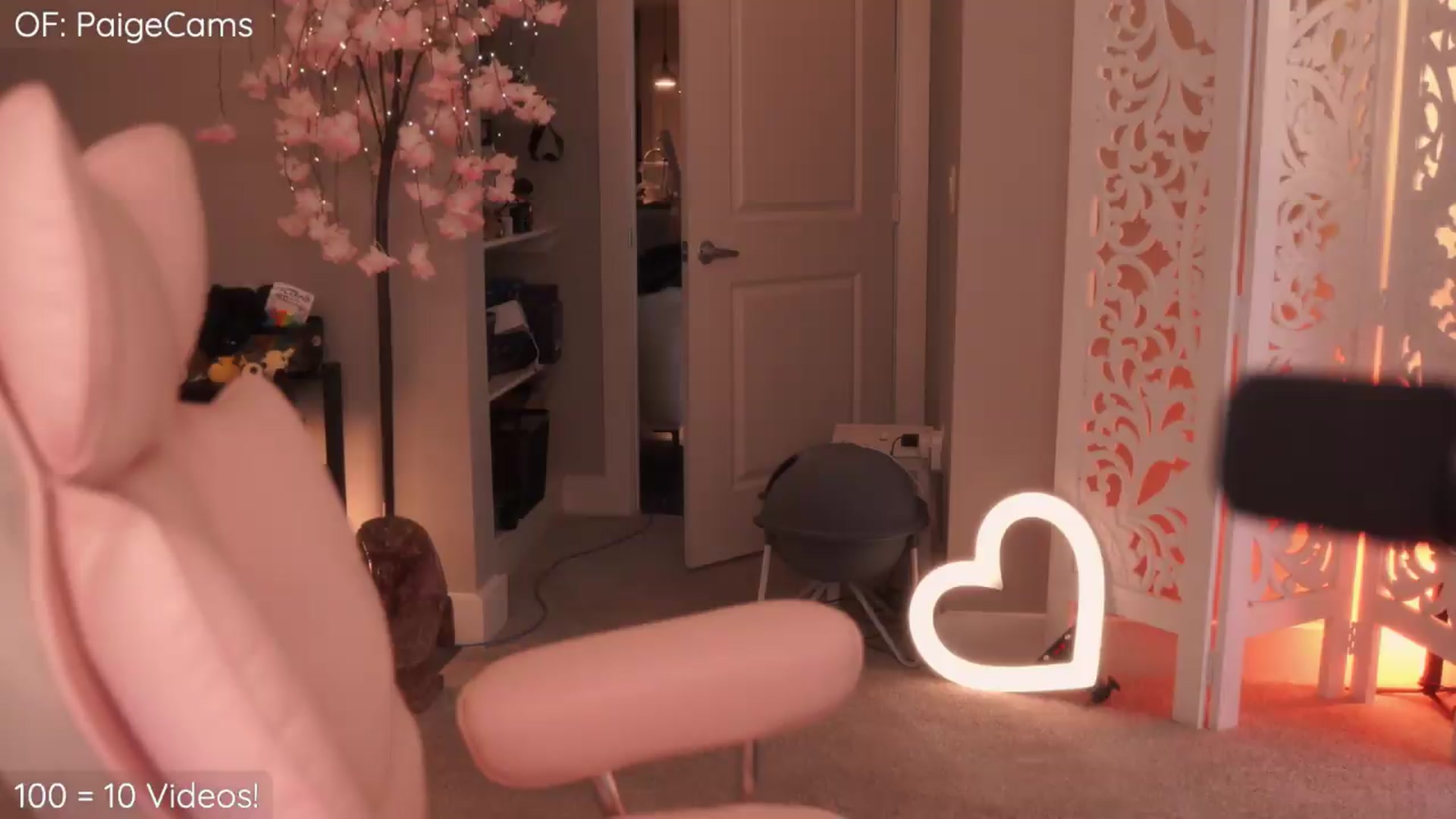 Gallery image thumbnail from wannabeMILF's myfreecams stream on, 08/12/2026, 02:19 image 12 of 20