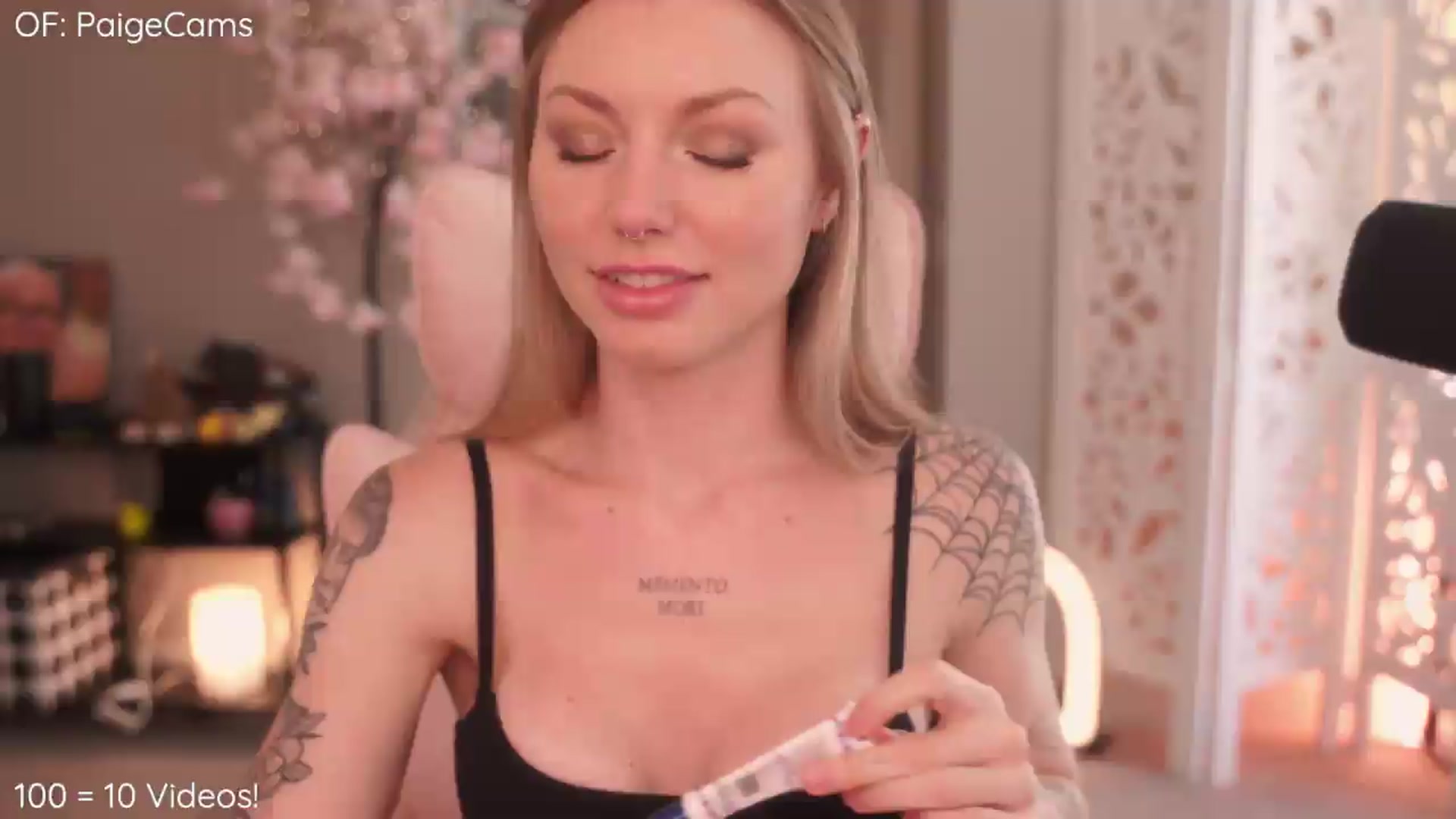 Gallery image thumbnail from wannabeMILF's myfreecams stream on, 08/25/2026, 23:53 image 3 of 20