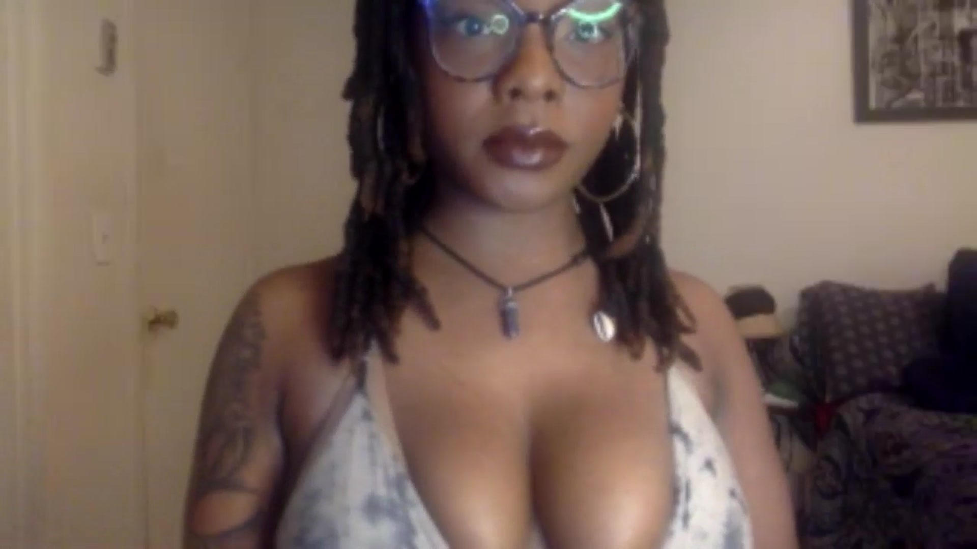 Gallery image thumbnail from warmhoney888's myfreecams stream on, 11/30/2024, 07:20 image 8 of 20