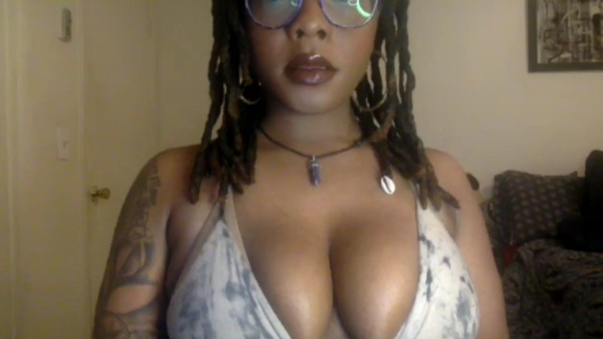 Gallery image thumbnail from warmhoney888's myfreecams stream on, 11/30/2024, 07:20 image 9 of 20