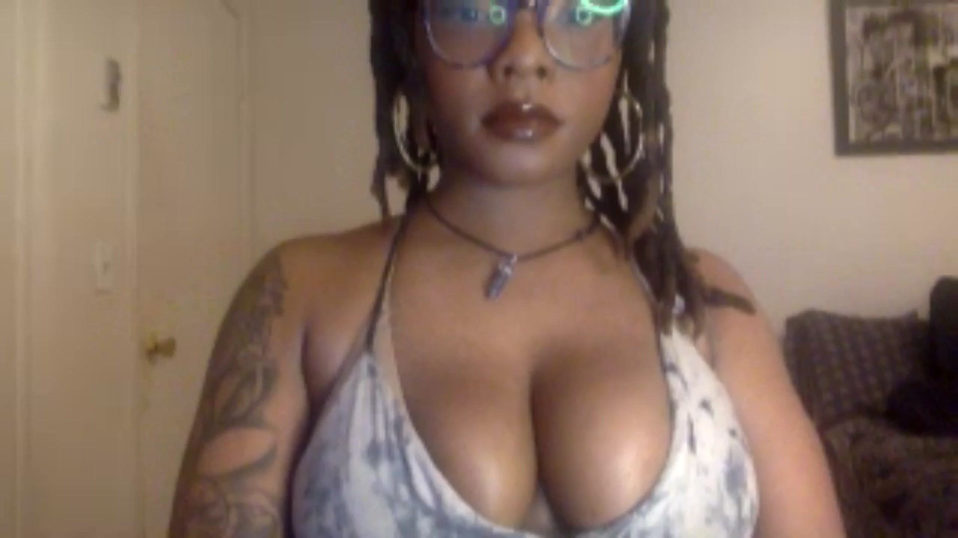 Gallery image thumbnail from warmhoney888's myfreecams stream on, 11/30/2024, 07:20 image 13 of 20