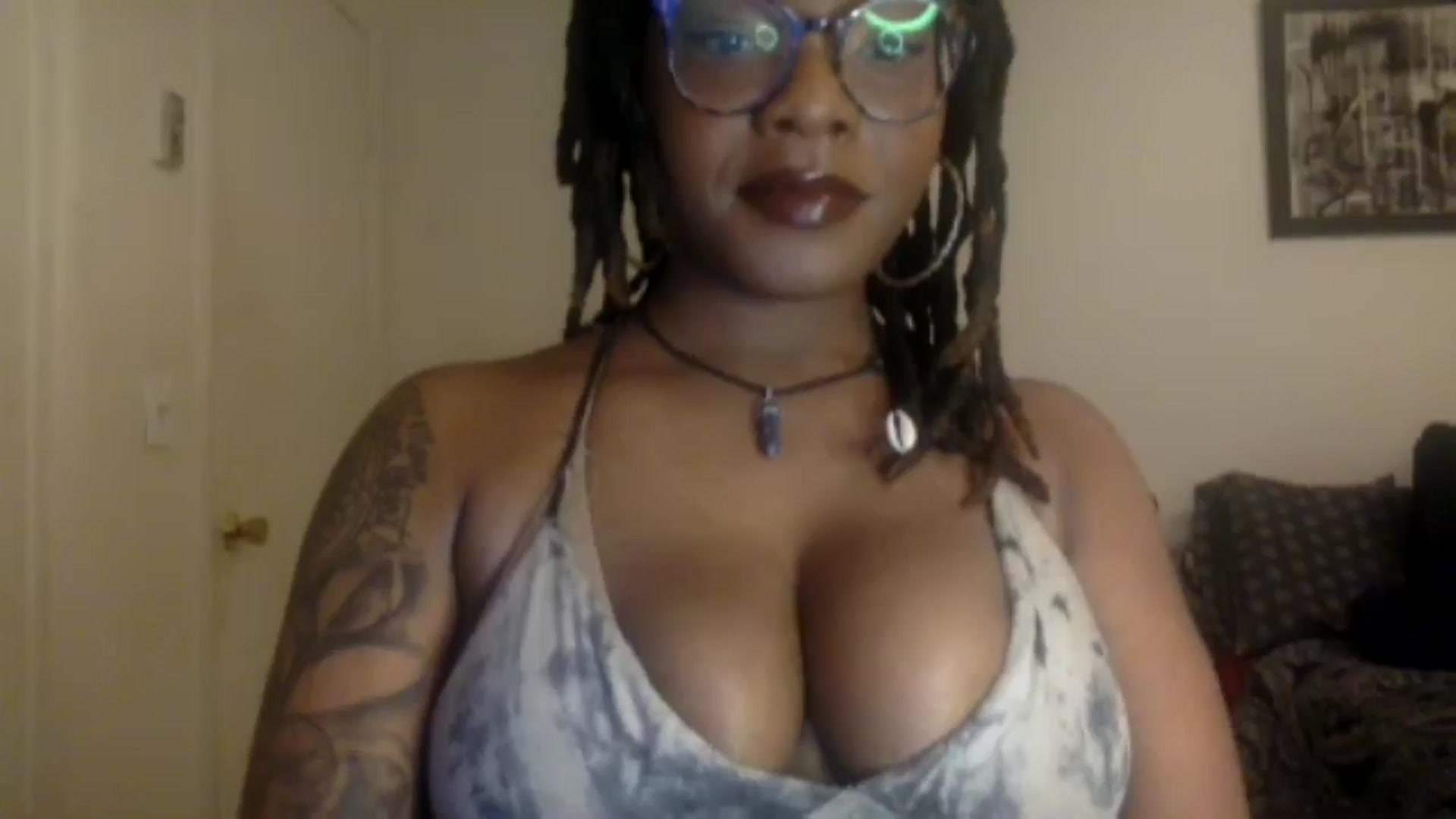 Gallery image thumbnail from warmhoney888's myfreecams stream on, 11/30/2024, 07:20 image 12 of 20