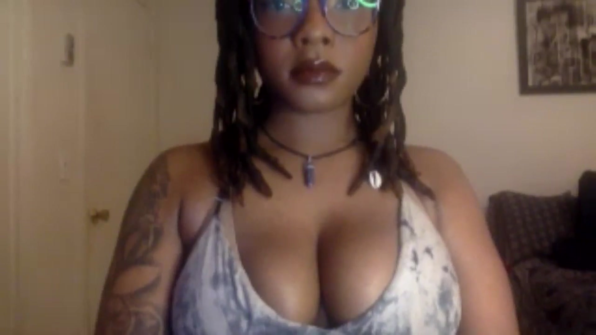 Gallery image thumbnail from warmhoney888's myfreecams stream on, 11/30/2024, 07:20 image 10 of 20